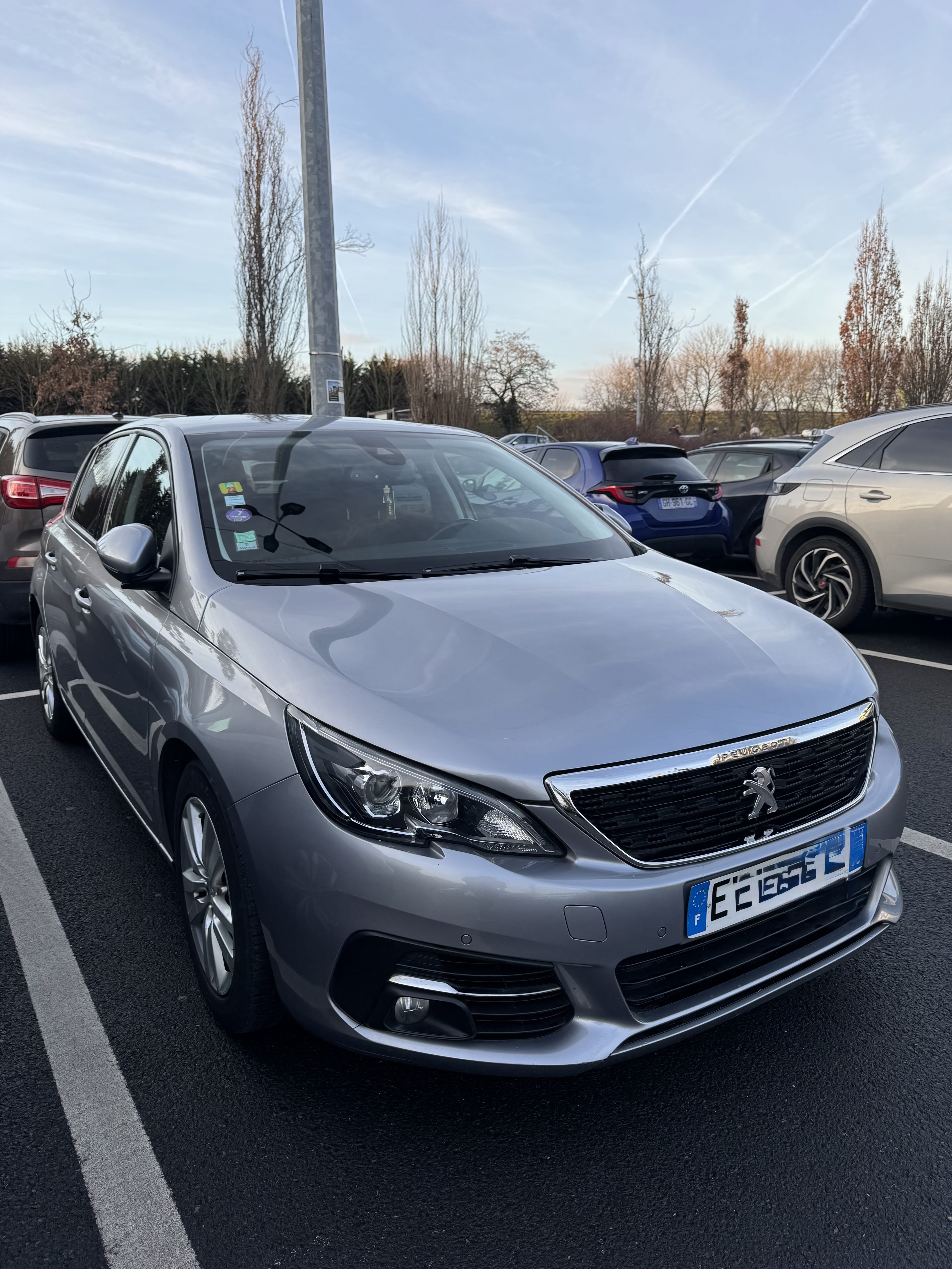 Peugeot 308 Essence avec Régulateur de vitesse