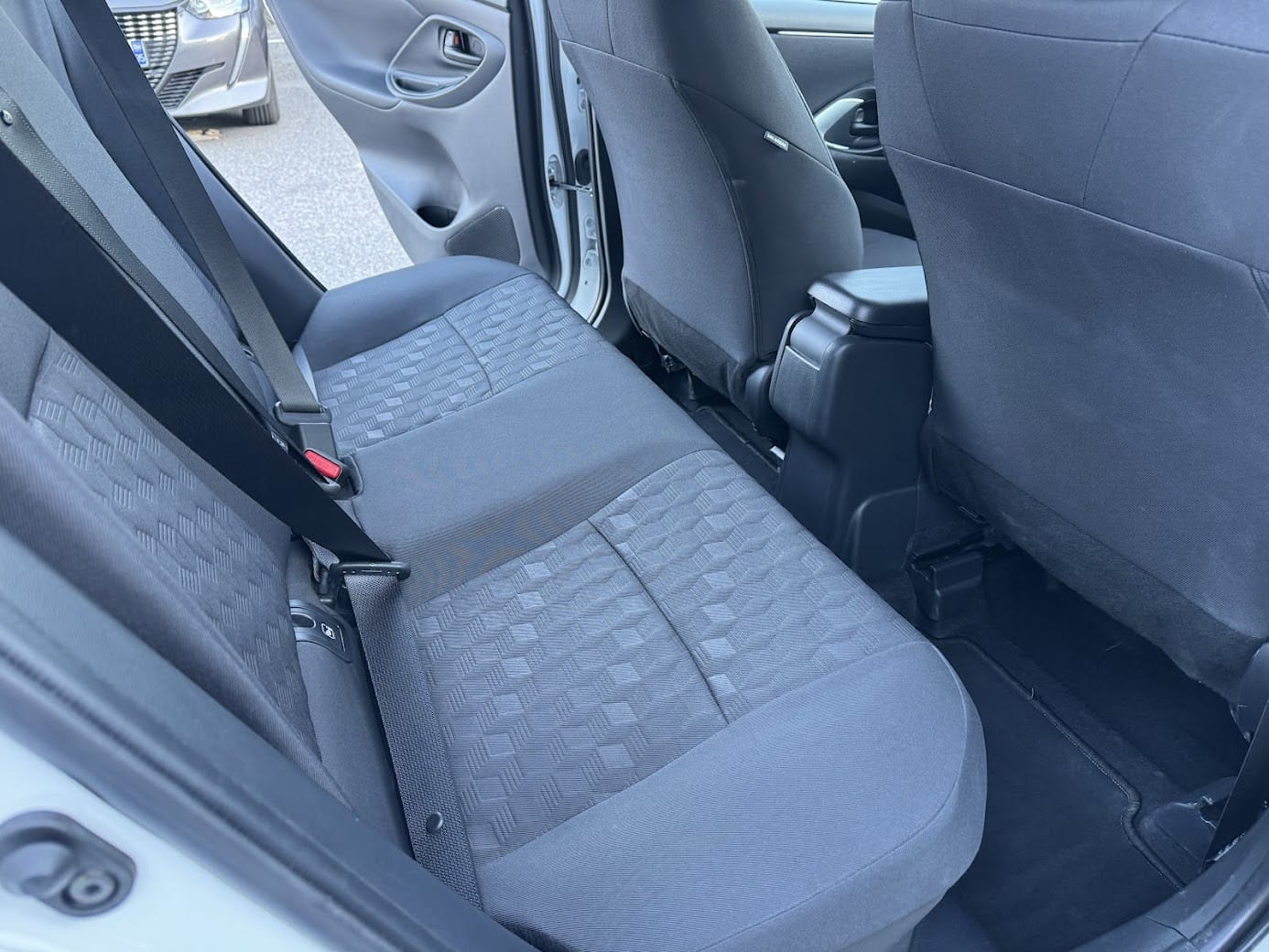 Toyota Yaris Hybride Ess BV auto HJ100VN avec Audio Bluetooth