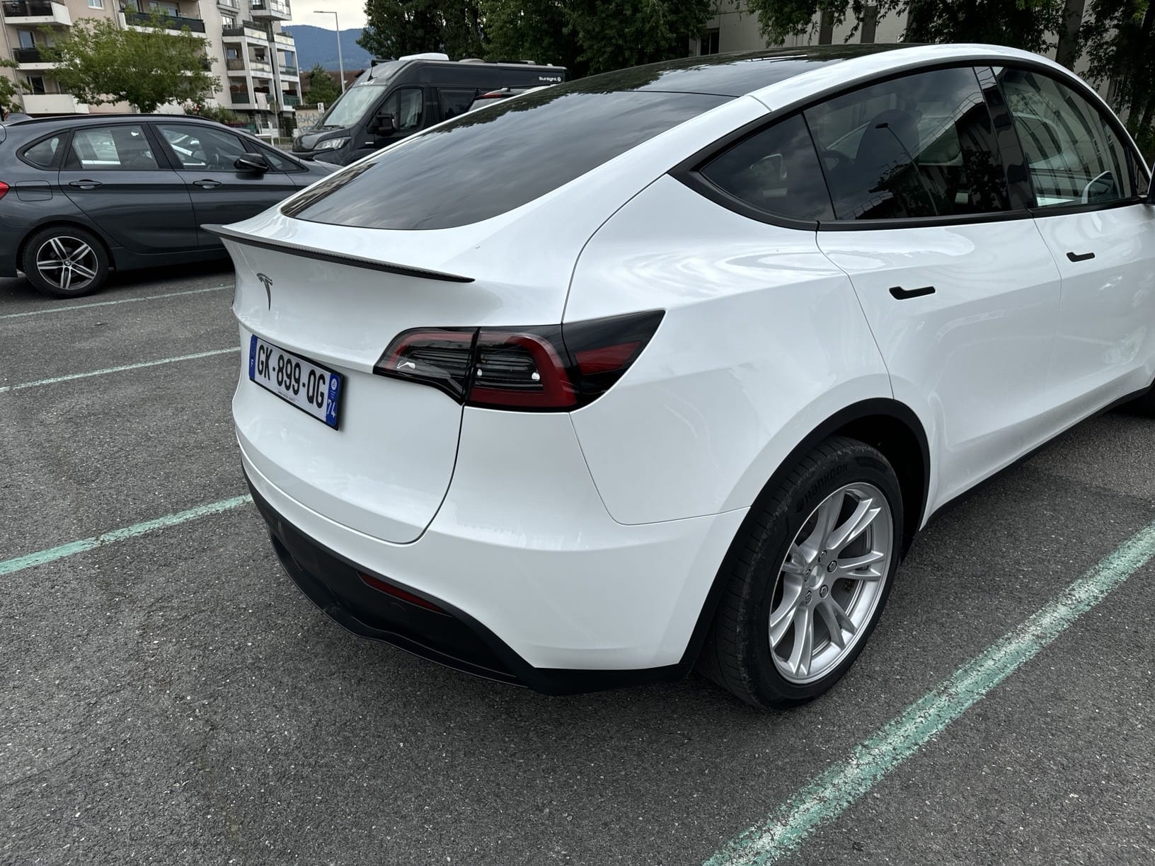 Tesla Model Y avec GPS