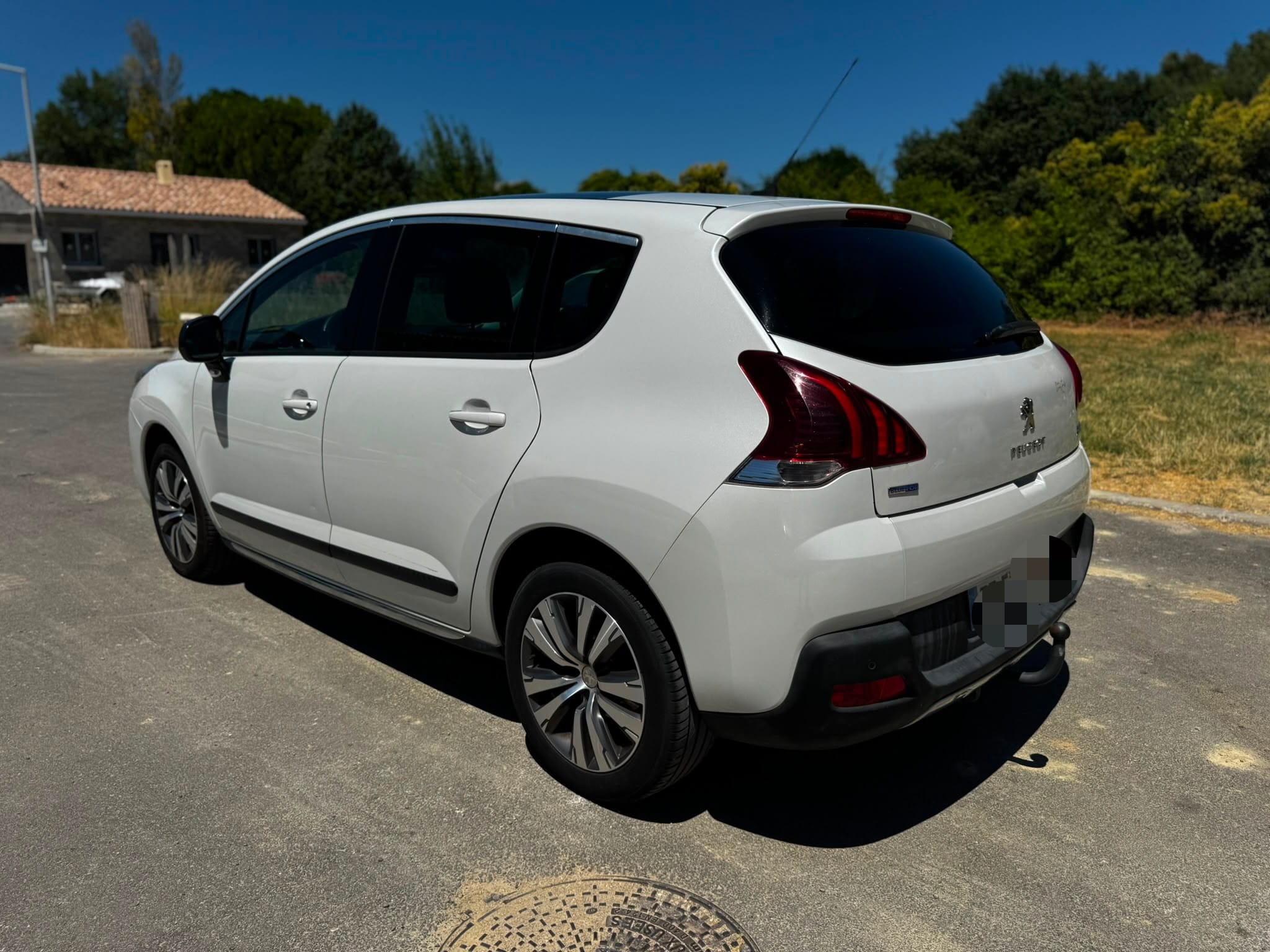 Peugeot 3008 with Backup camera