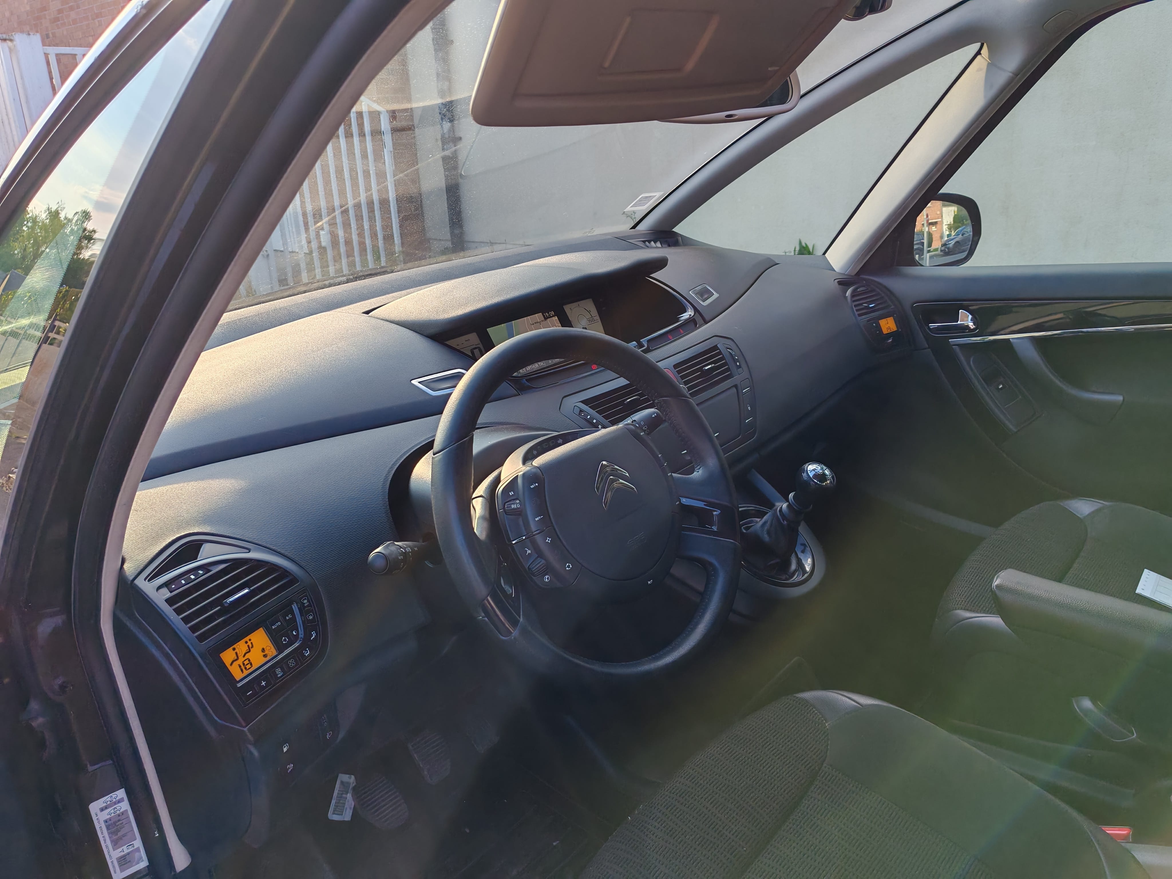 Citroen C4 Grand Picasso avec Attelage