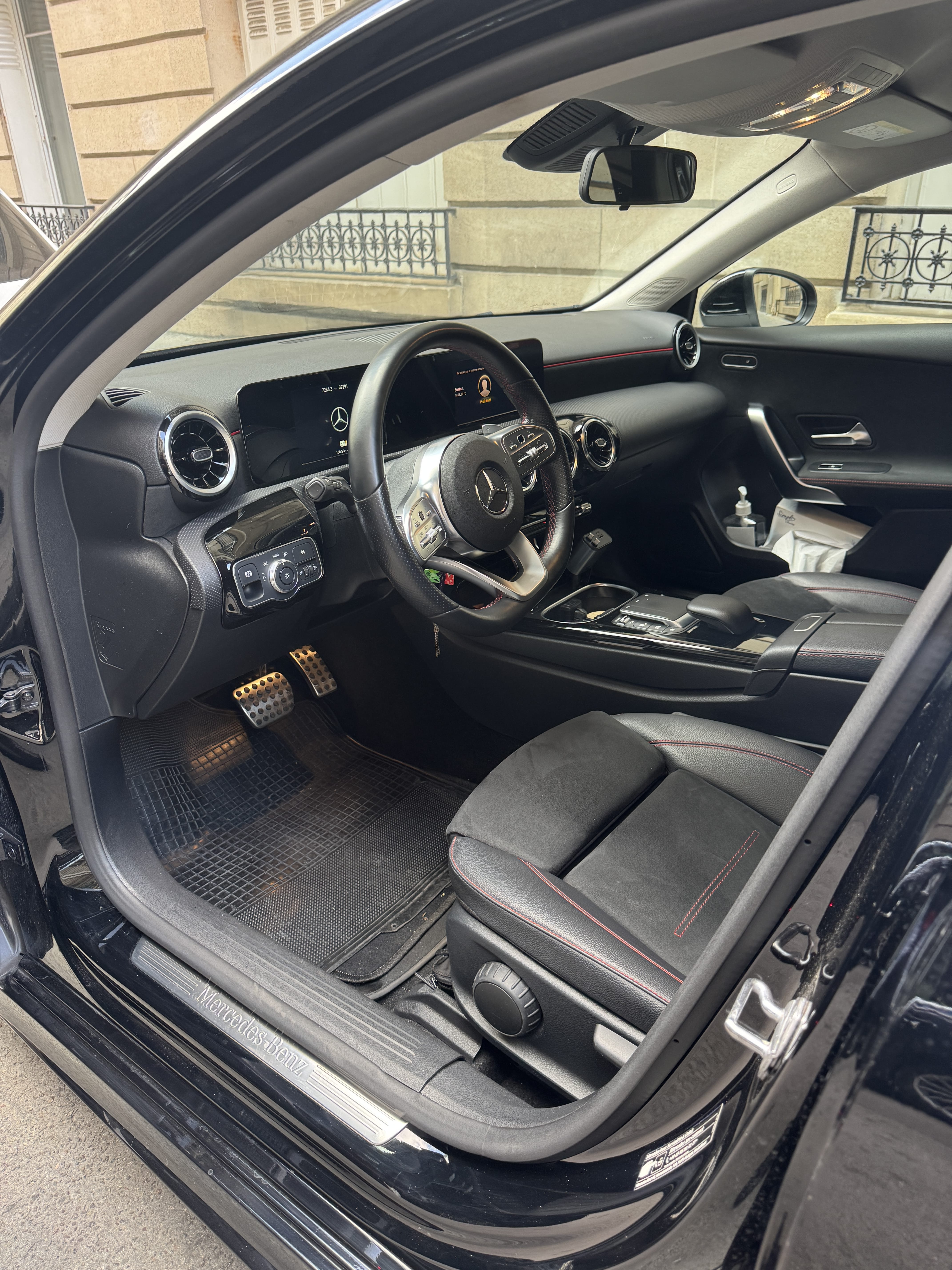Mercedes-Benz Classe A 250 e avec Régulateur de vitesse