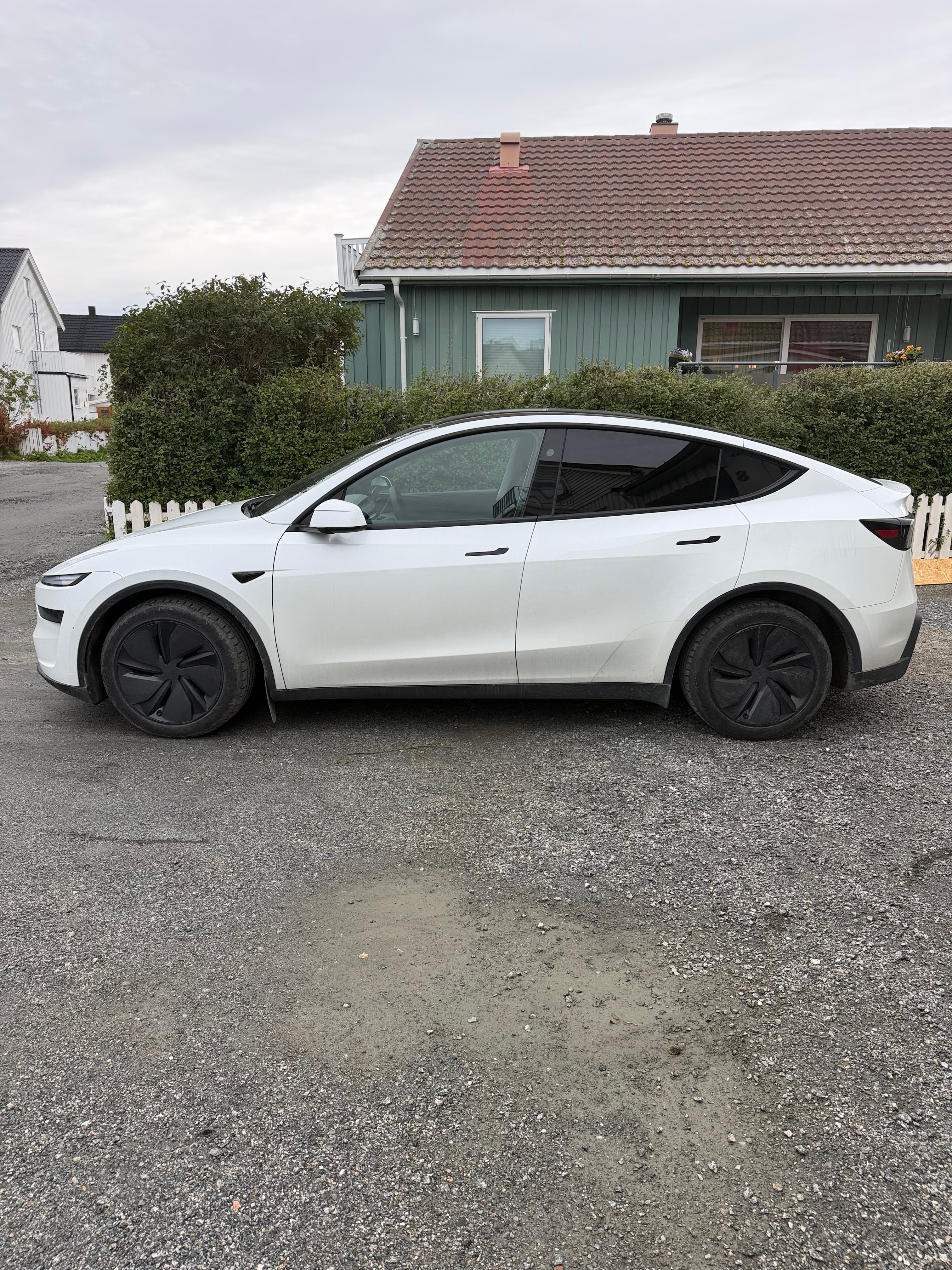 Tesla Model Y Long Range med Aircondition