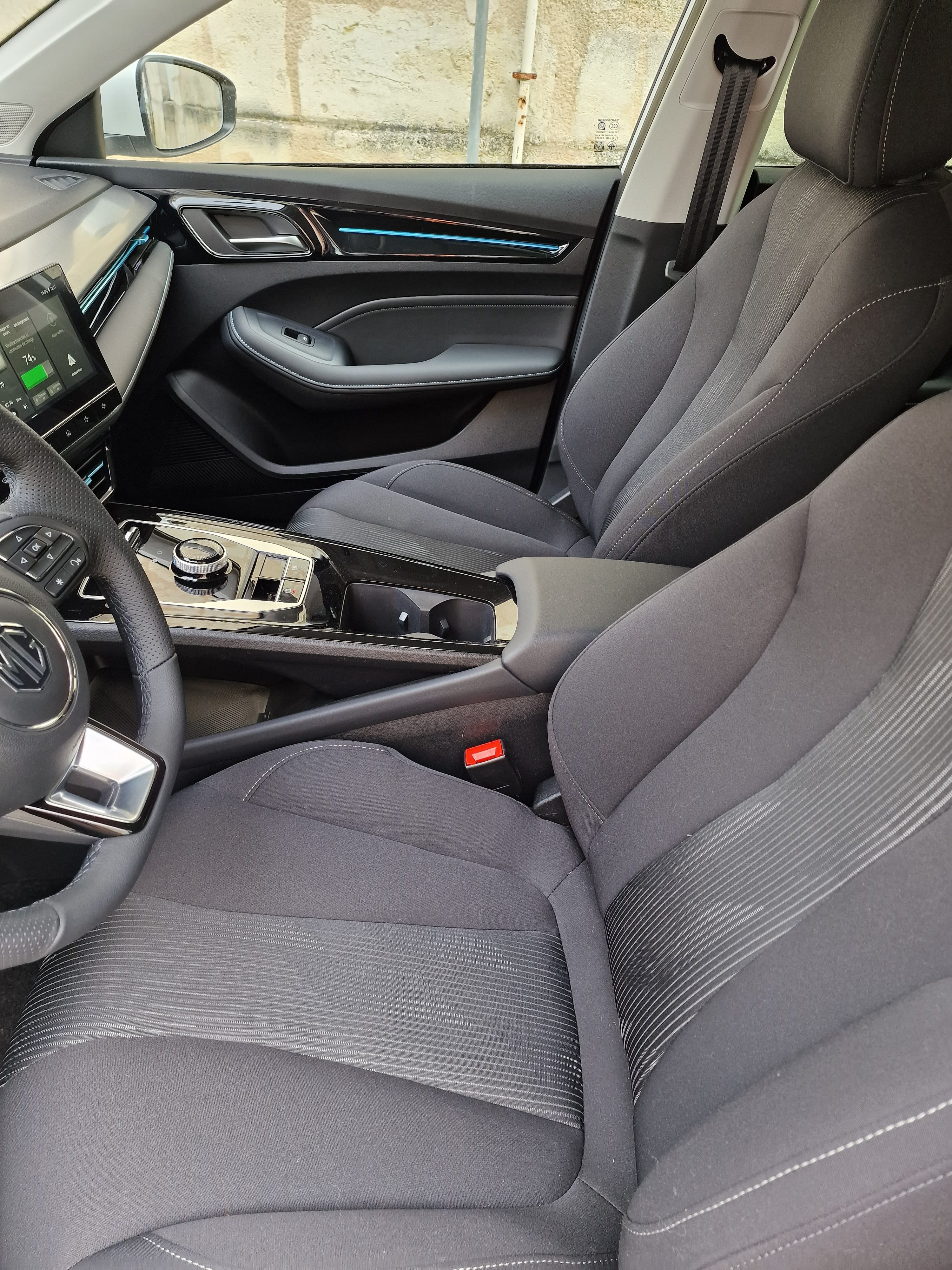 MG MG5 avec Entrée audio / iPod