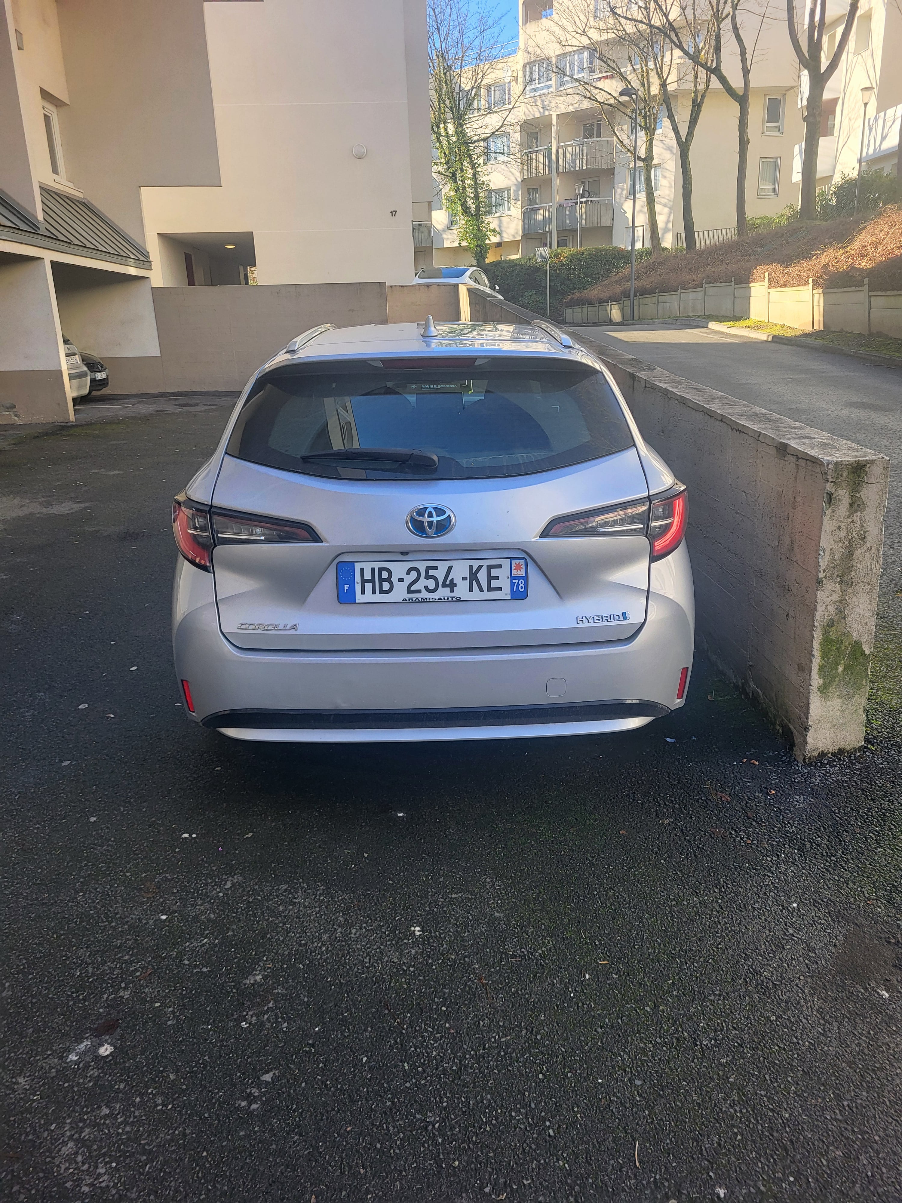 Toyota Corolla Break Hybride avec GPS