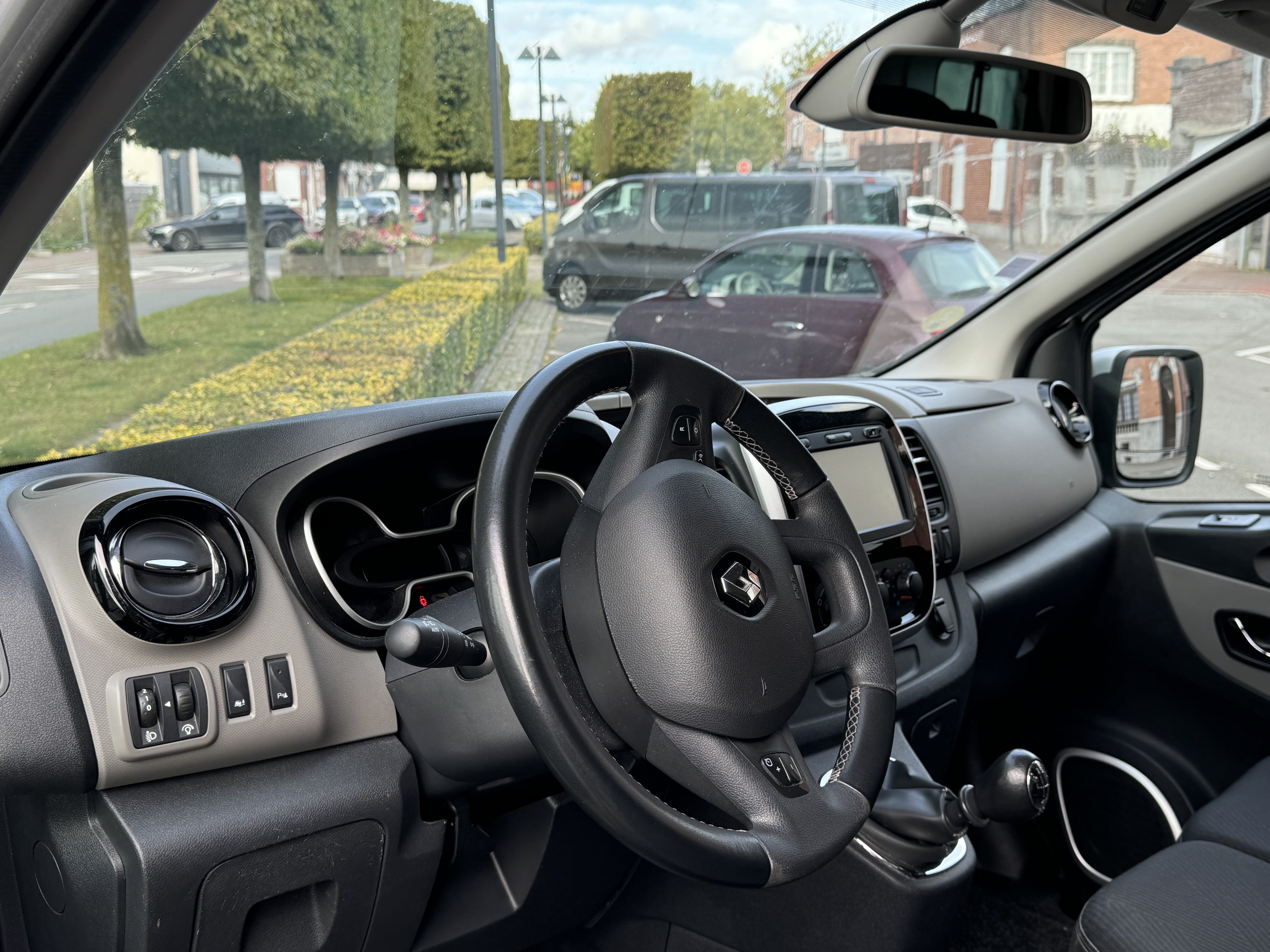 Renault Trafic Passenger avec Chaines