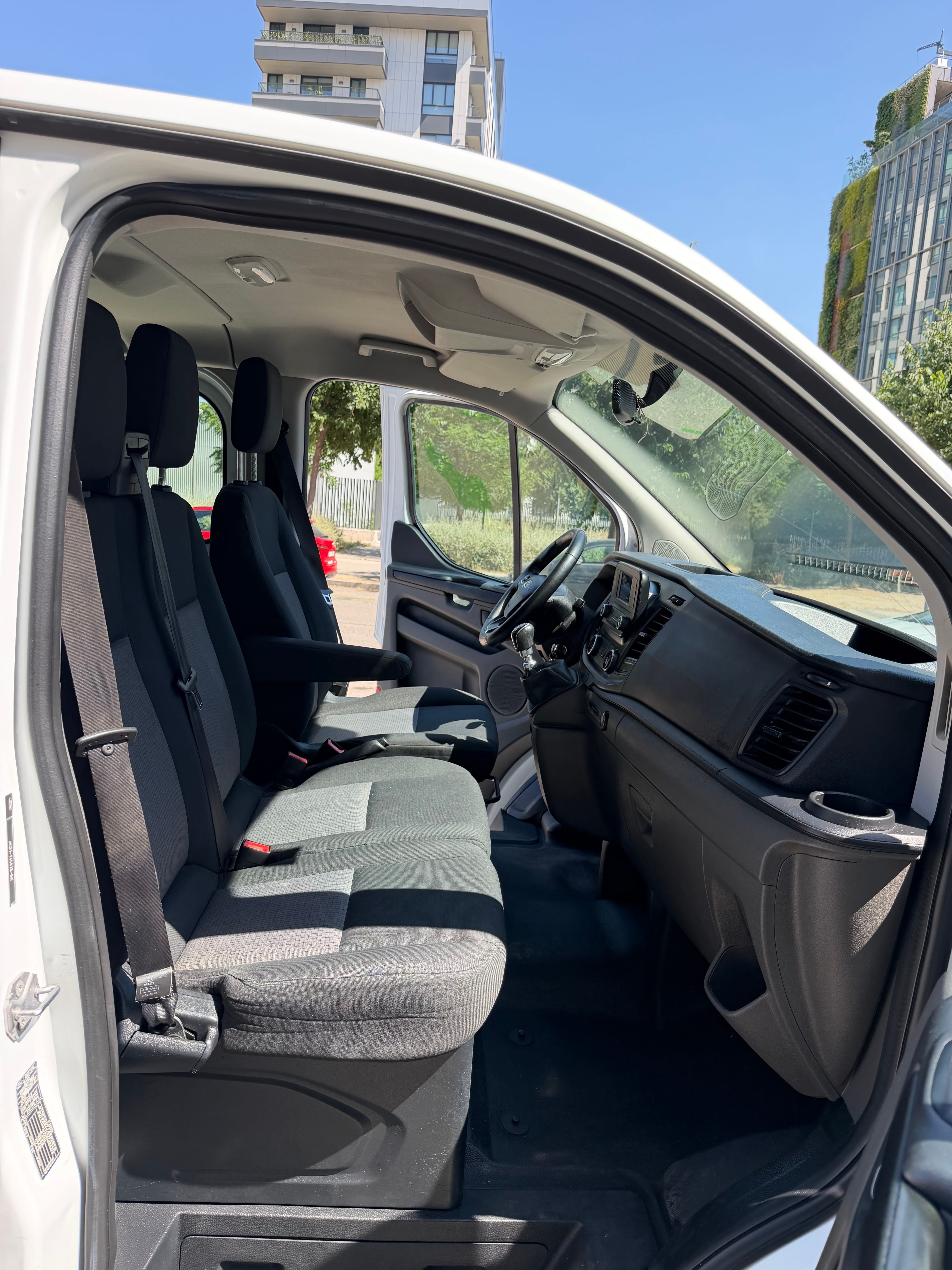 Ford Transit Custom Kombi con Radio 