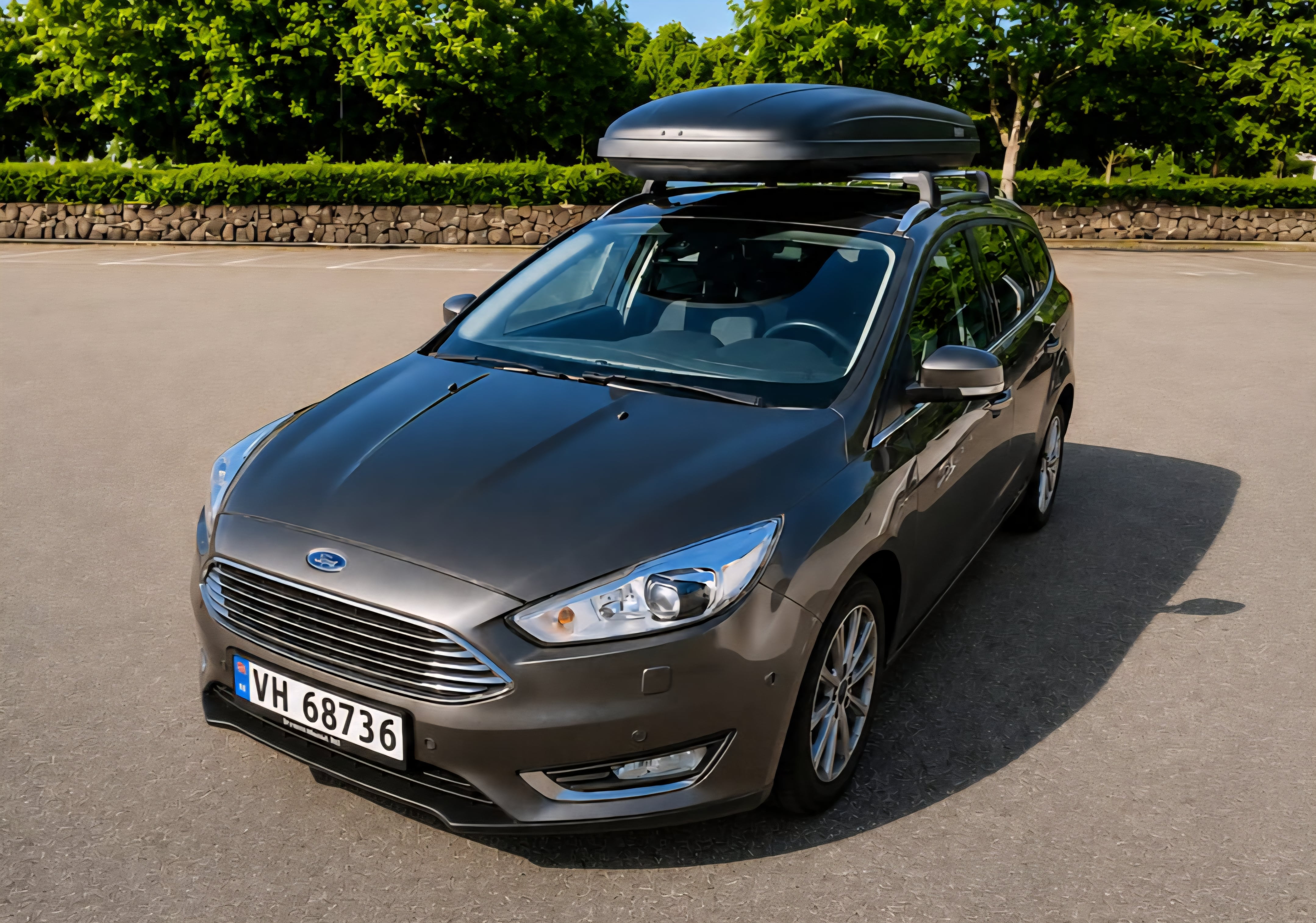 Ford Focus Estate/Kombi 125HP EcoBoost with Thule RoofBox, 2015, Blyfri 95