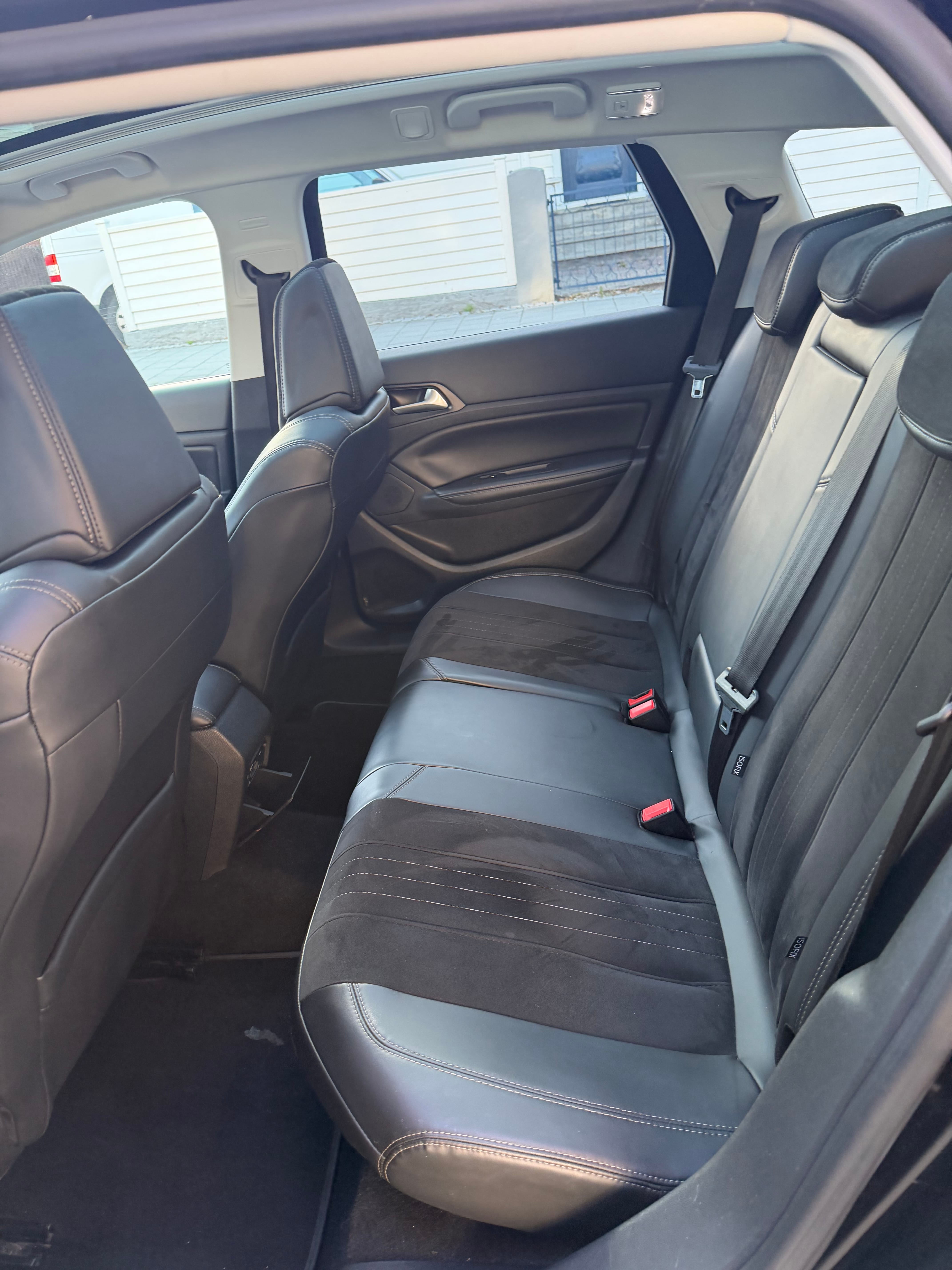Peugeot 308 SW with USB charging ports