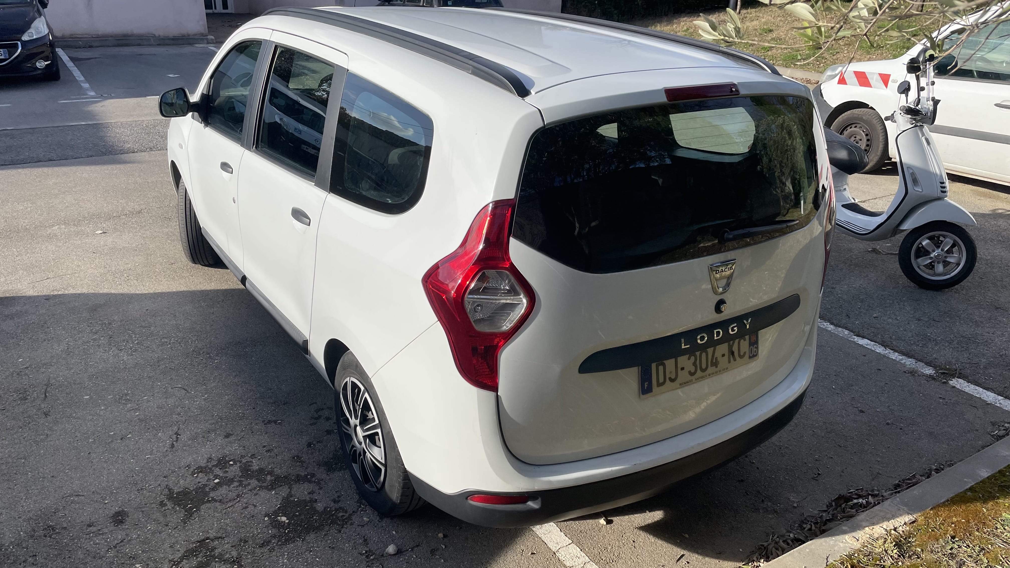 Dacia Lodgy 1.6 l essence met Dashcam