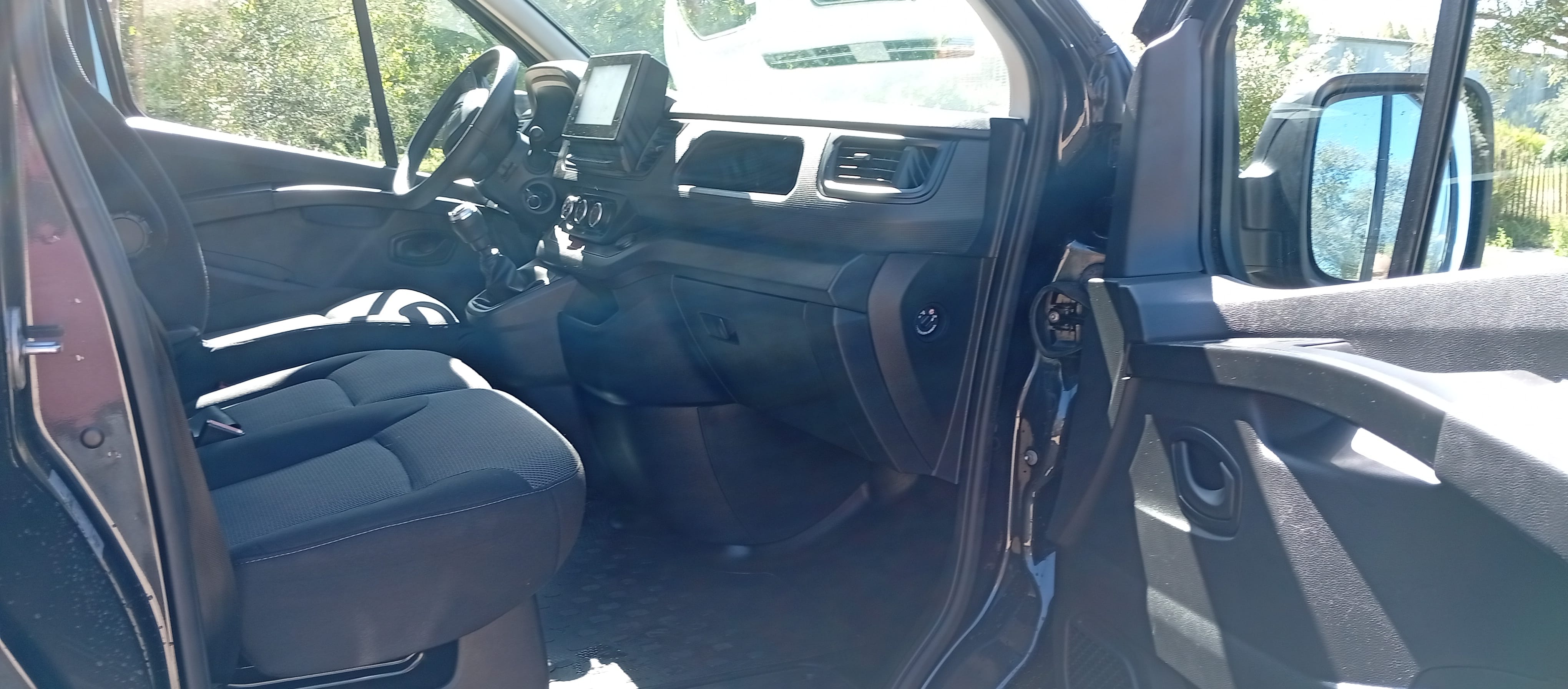 Renault Trafic Passenger 2l dci avec Attelage