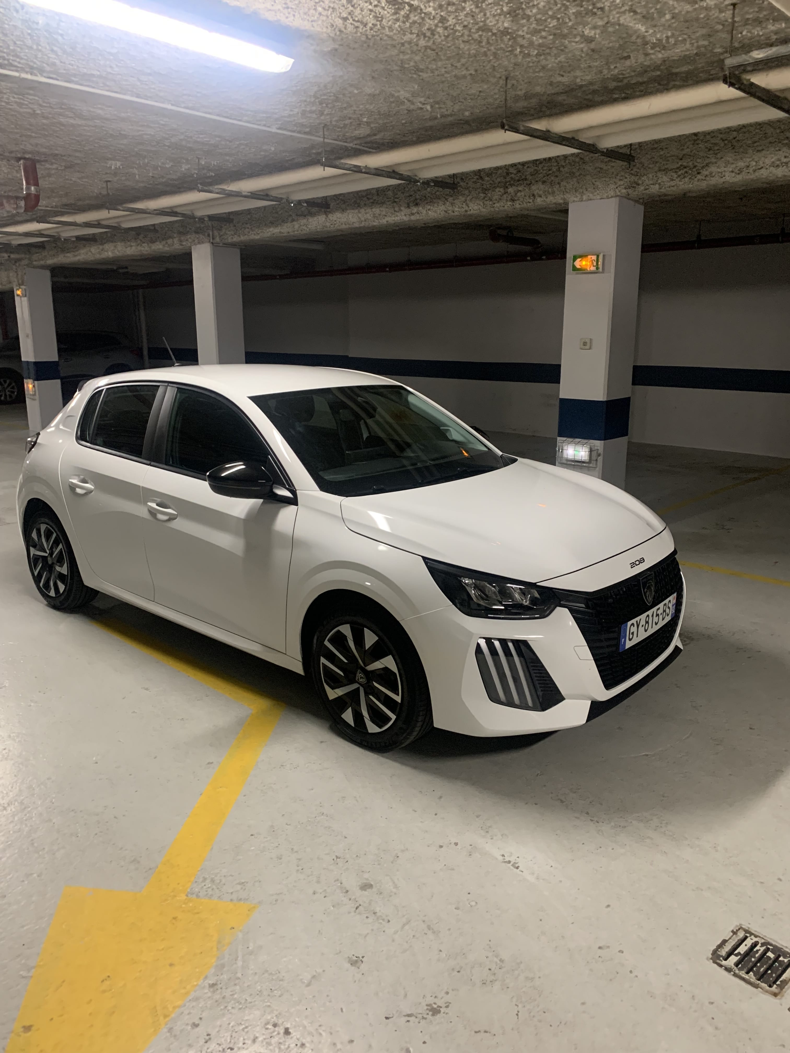 Peugeot 208 avec Entrée audio / iPod