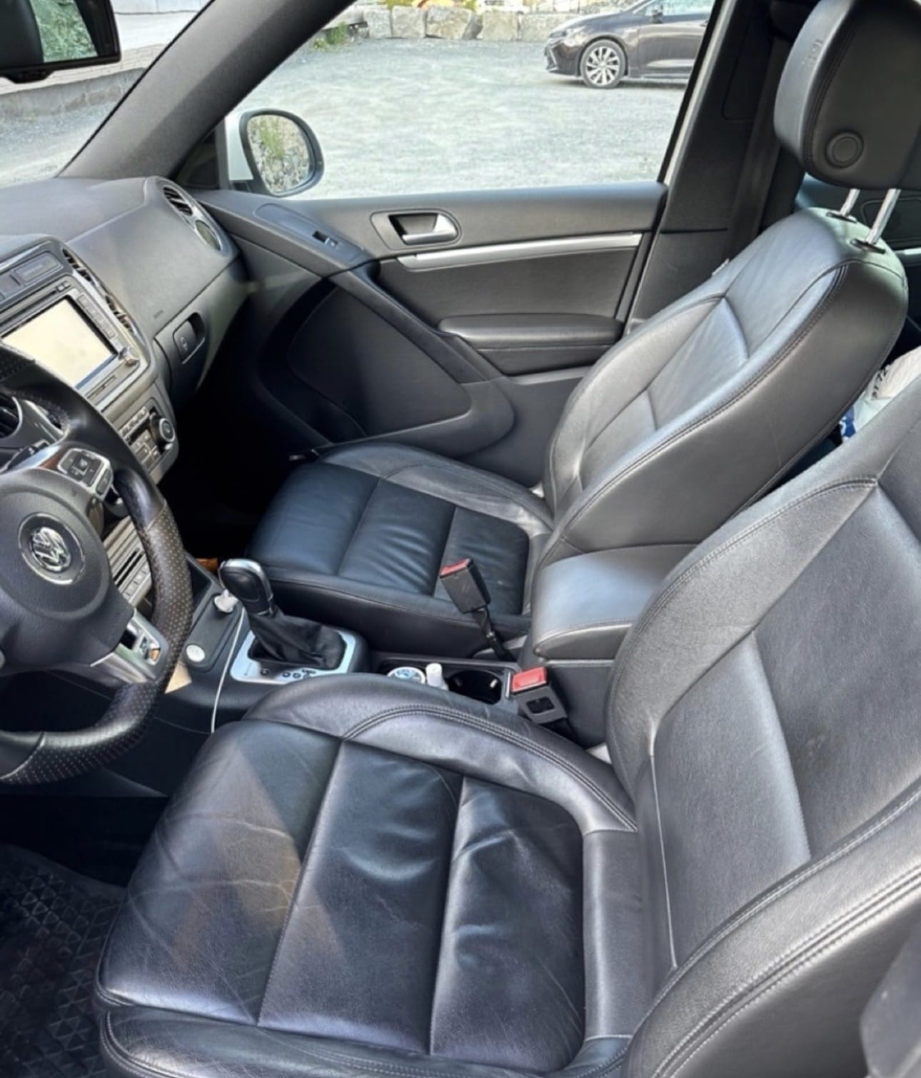 Volkswagen Tiguan SE R-Line Black 4MOTION met Bluetooth audio