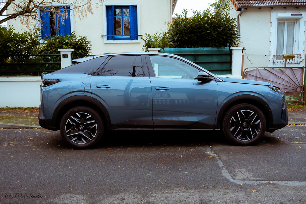 Peugeot 3008 Hybrid 2024 avec Climatisation