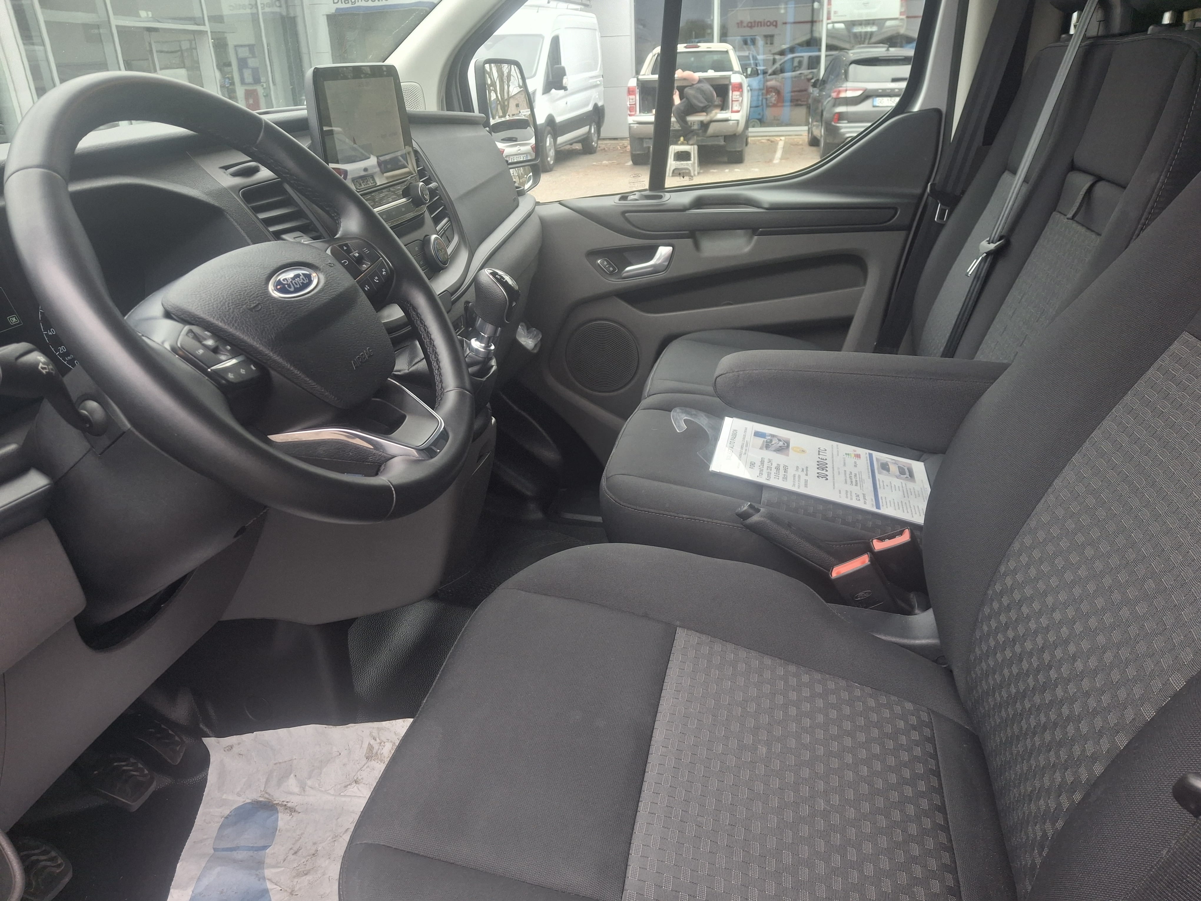 Ford Transit 150 avec Caméra de recul