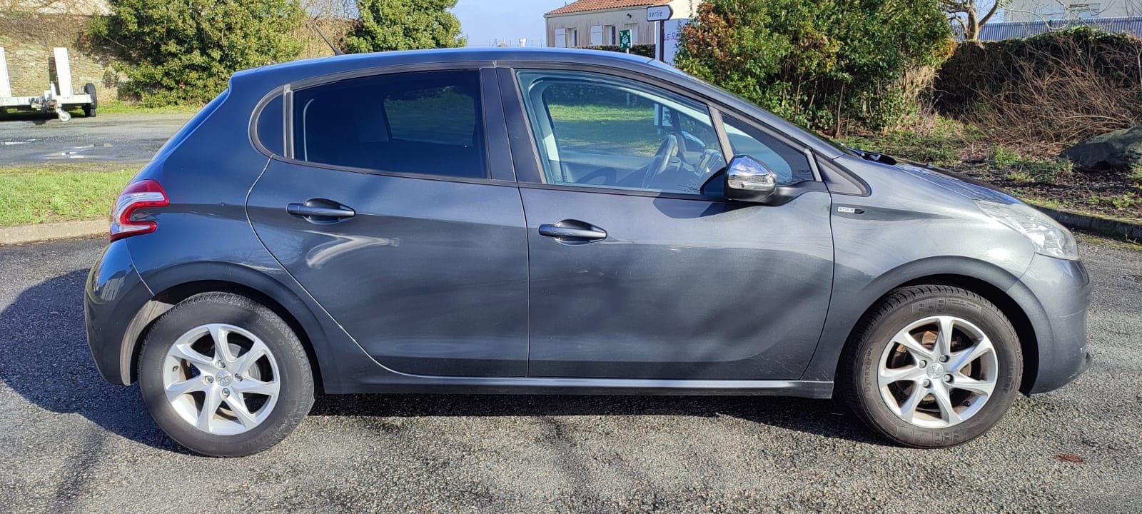 Peugeot 208 avec Climatisation