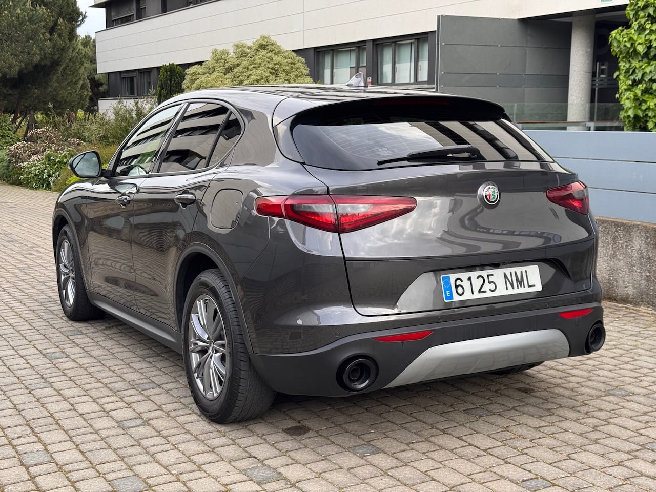Alfa-Romeo Stelvio mit Rückfahrkamera