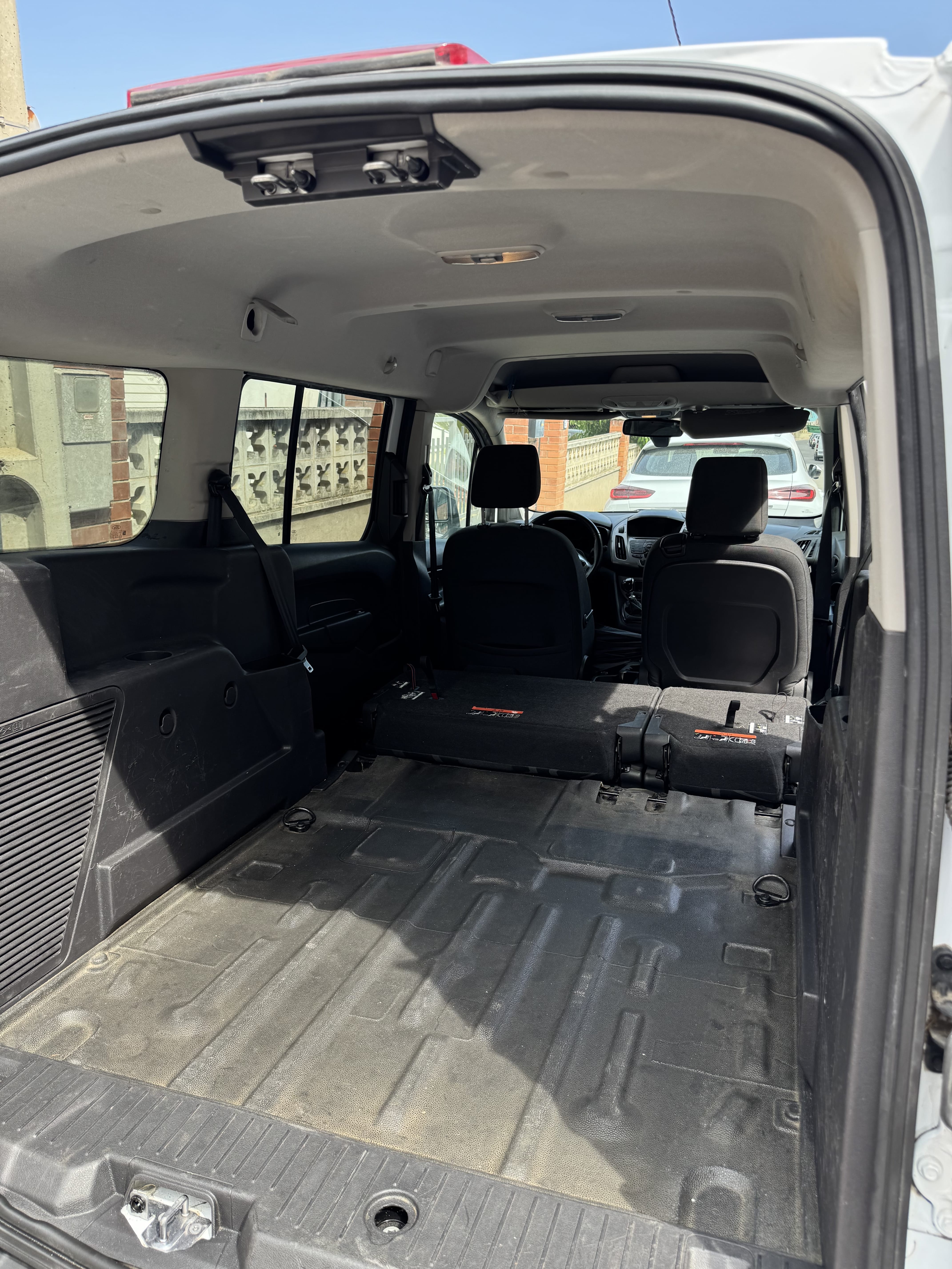 Ford Transit Connect con Enganche
