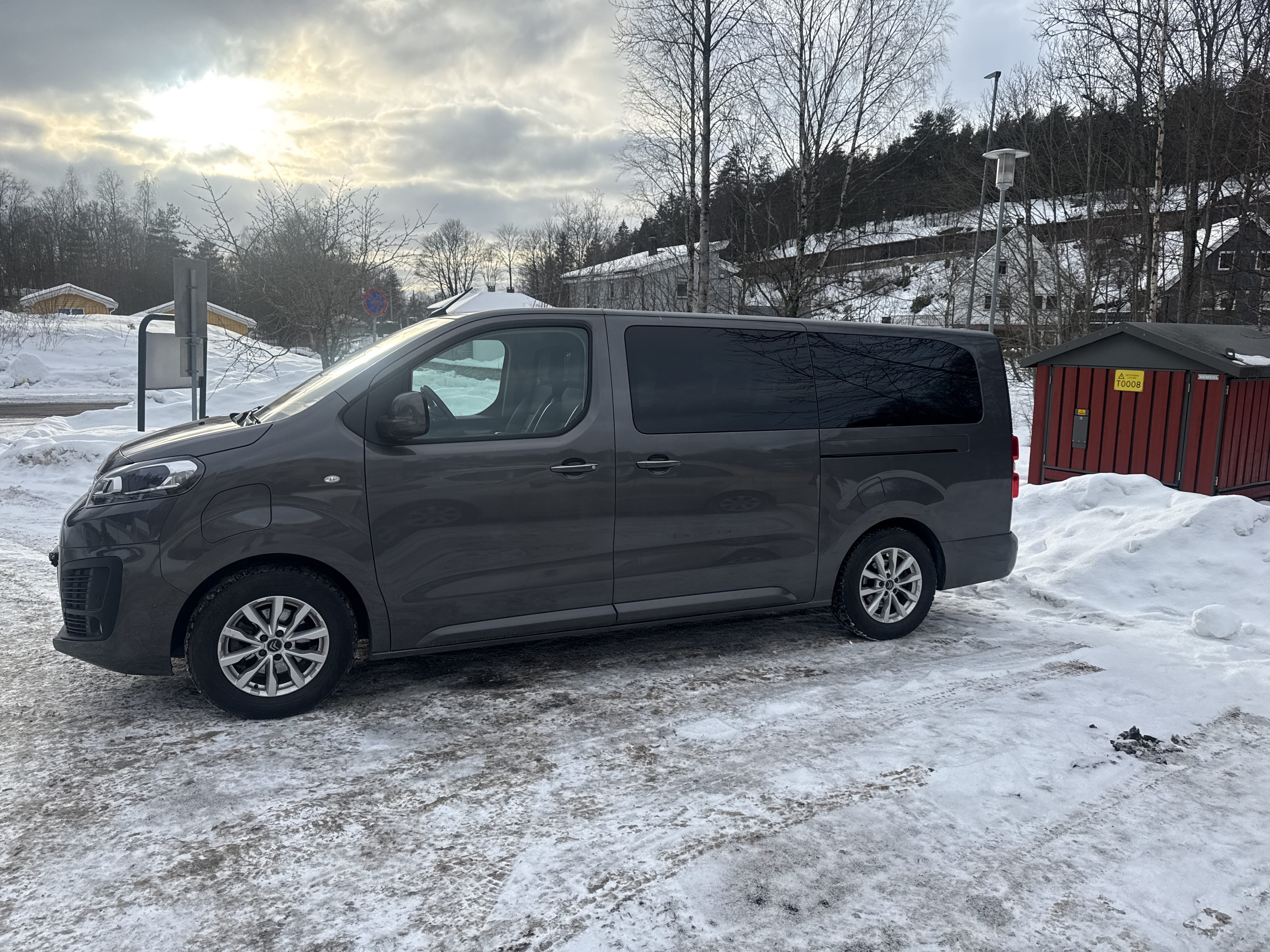 Citroen SpaceTourer Premium 8 seter, 75 KWh 330km WLTP with Air conditioning
