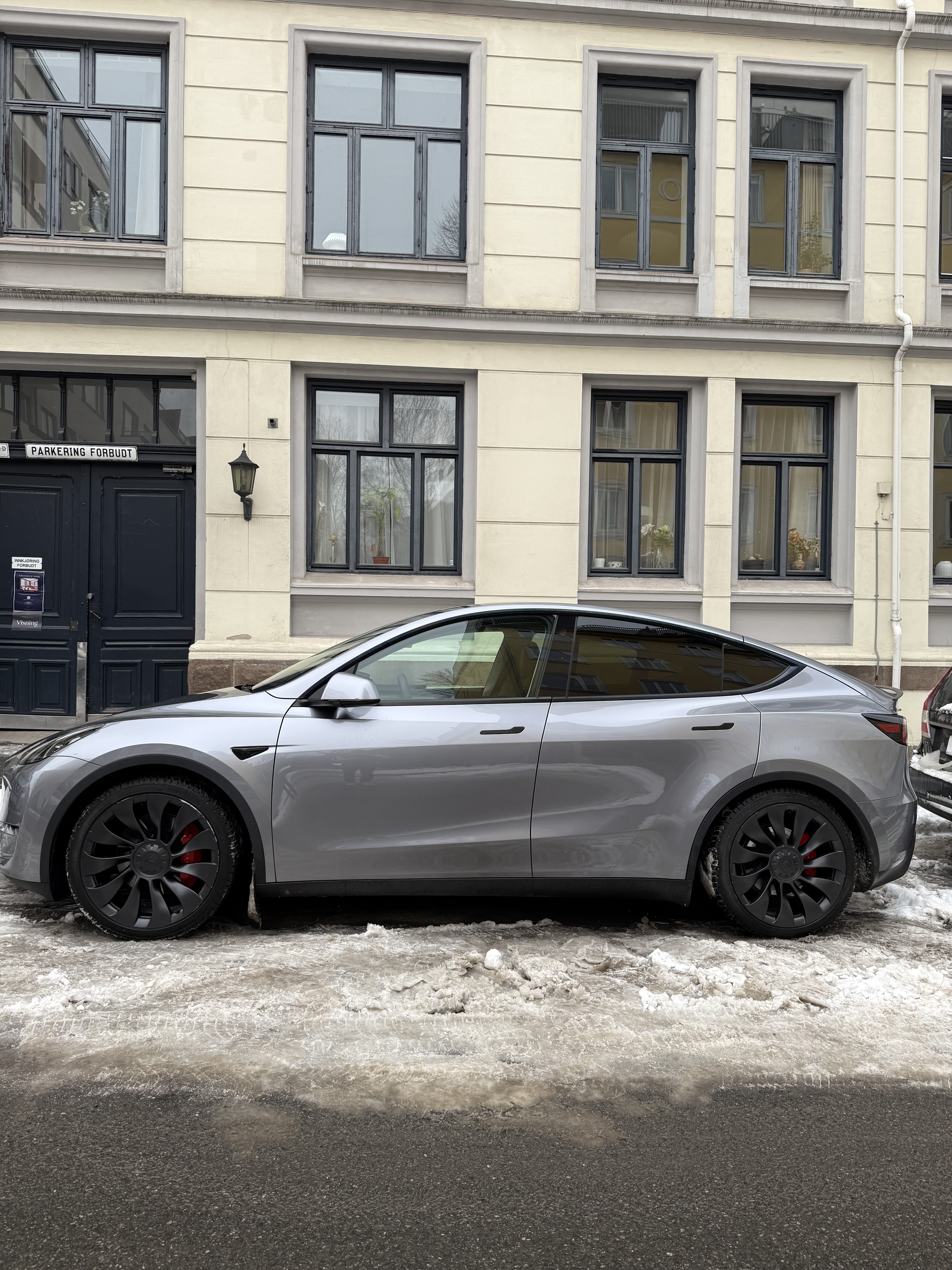 Tesla Model Y Performance with Air conditioning
