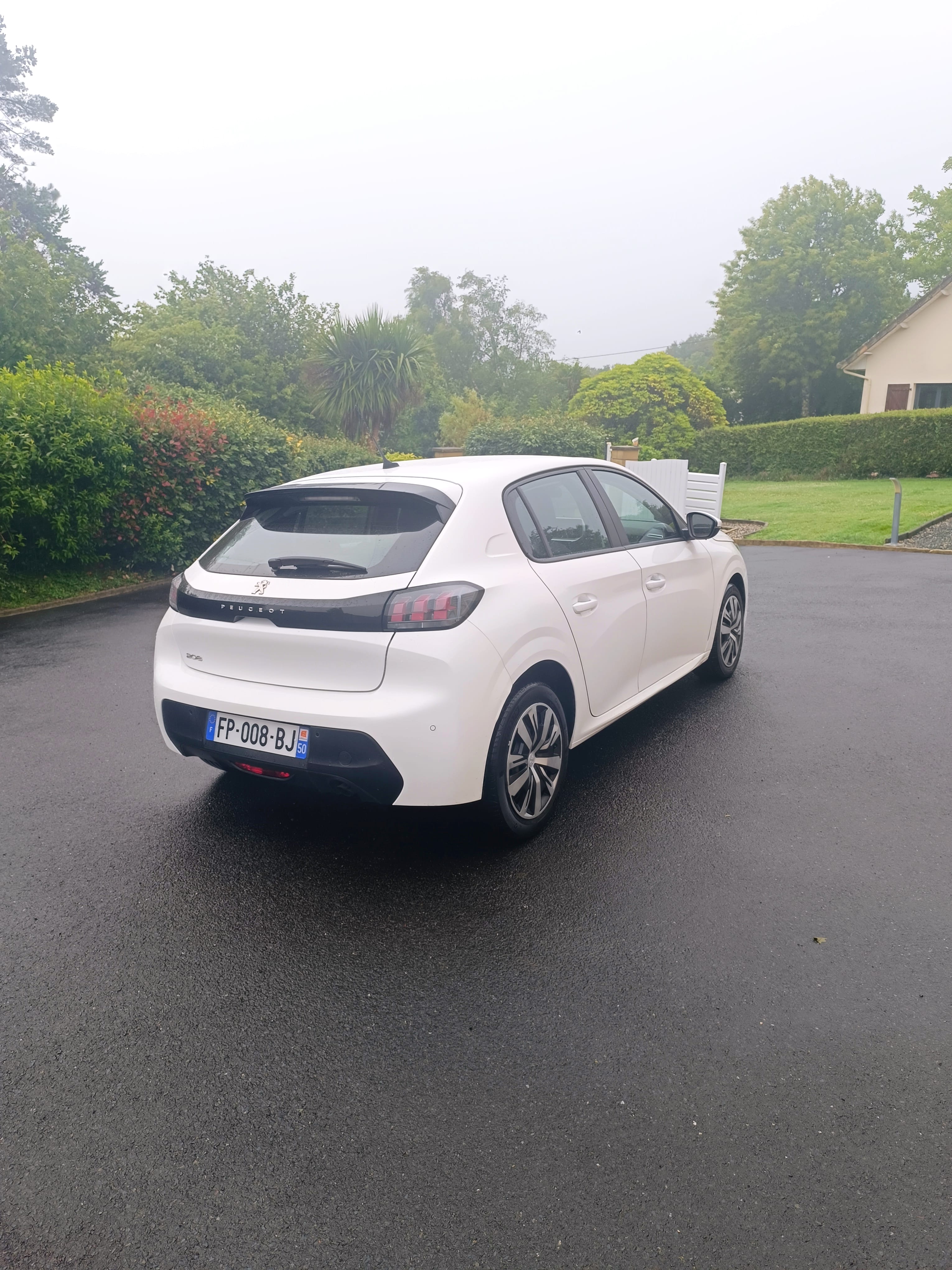 Peugeot 208 avec Climatisation