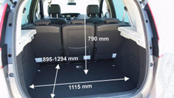 Renault Scenic Louez le Renault Scénic 5 Places Initiale – Spacieux, Confortable et Économique ! avec Entrée audio / iPod
