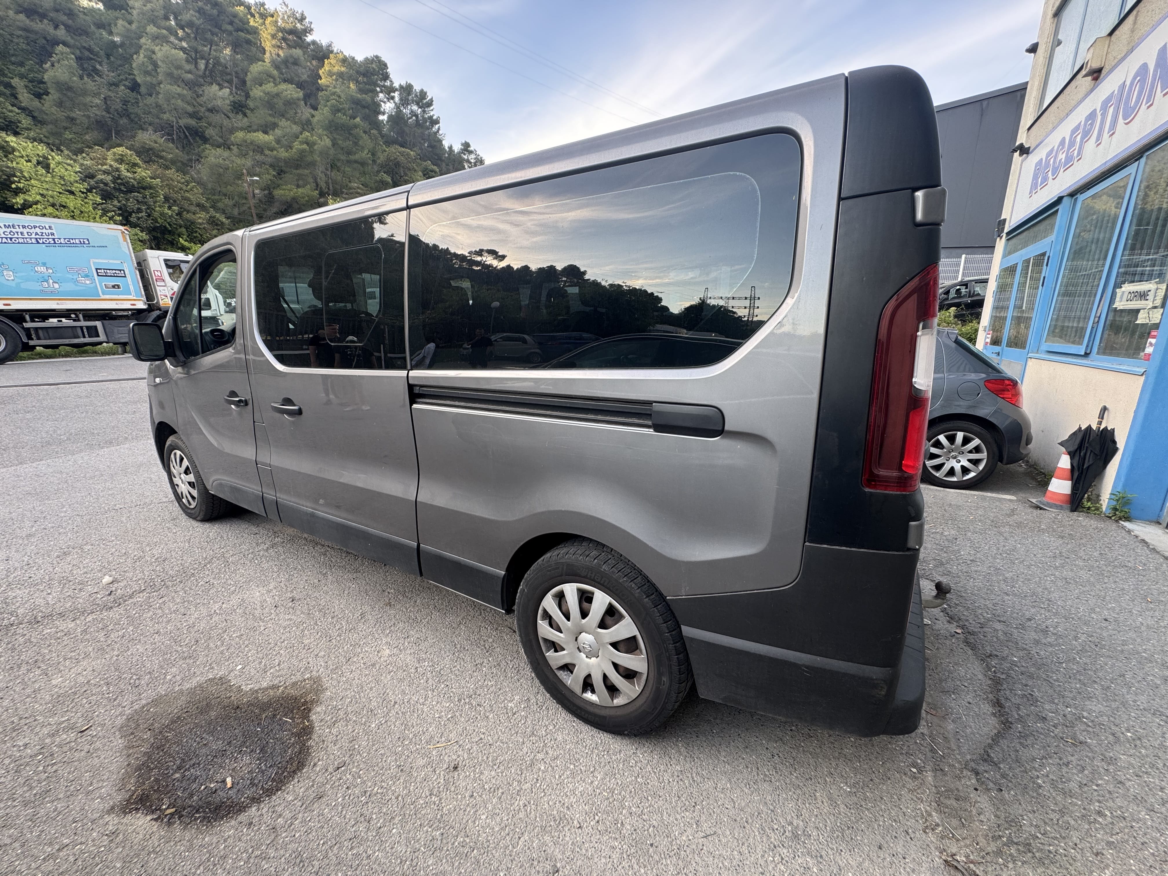 Opel Vivaro Combi avec Climatisation