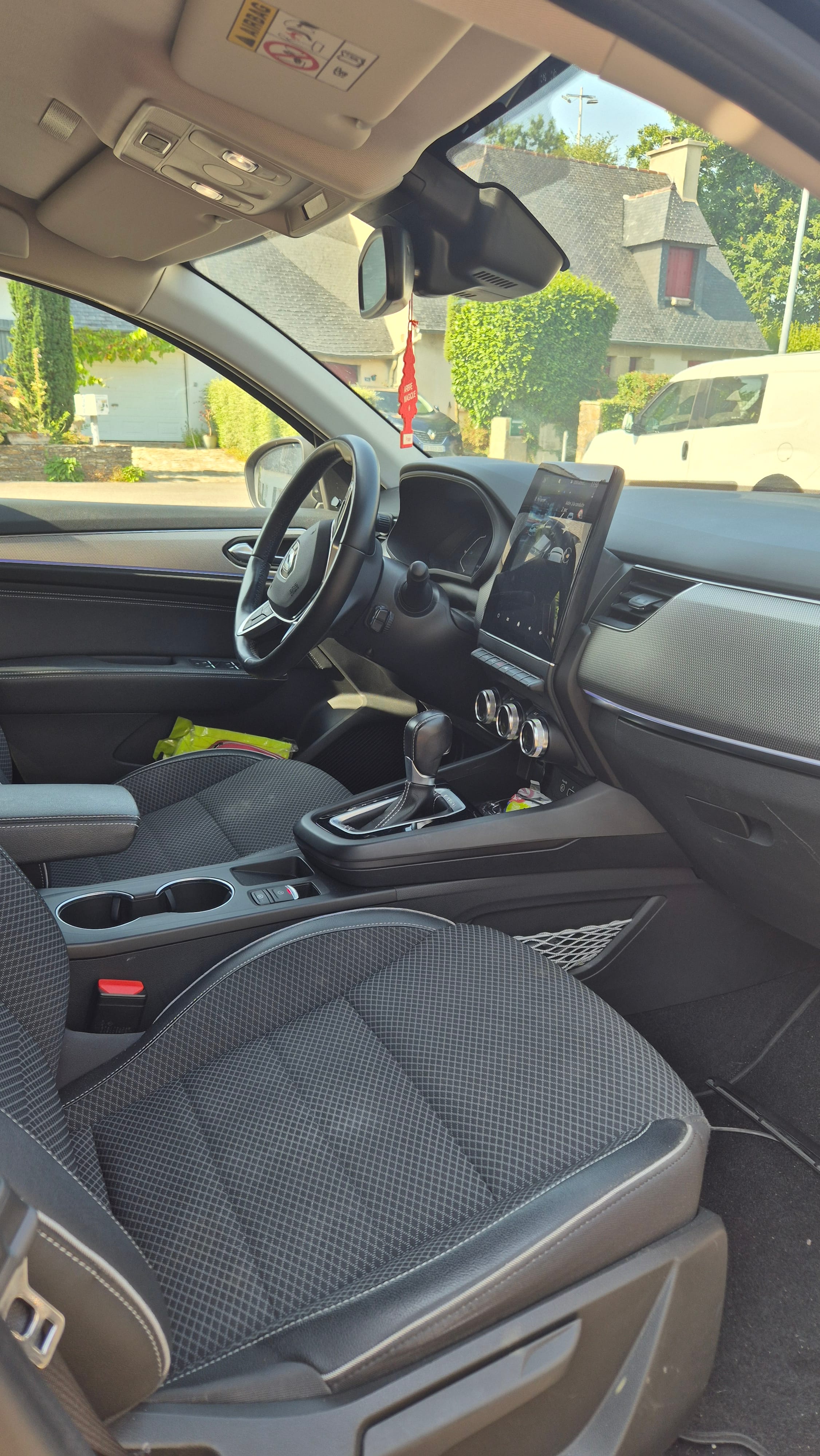 Renault Arkana E-Tech avec GPS