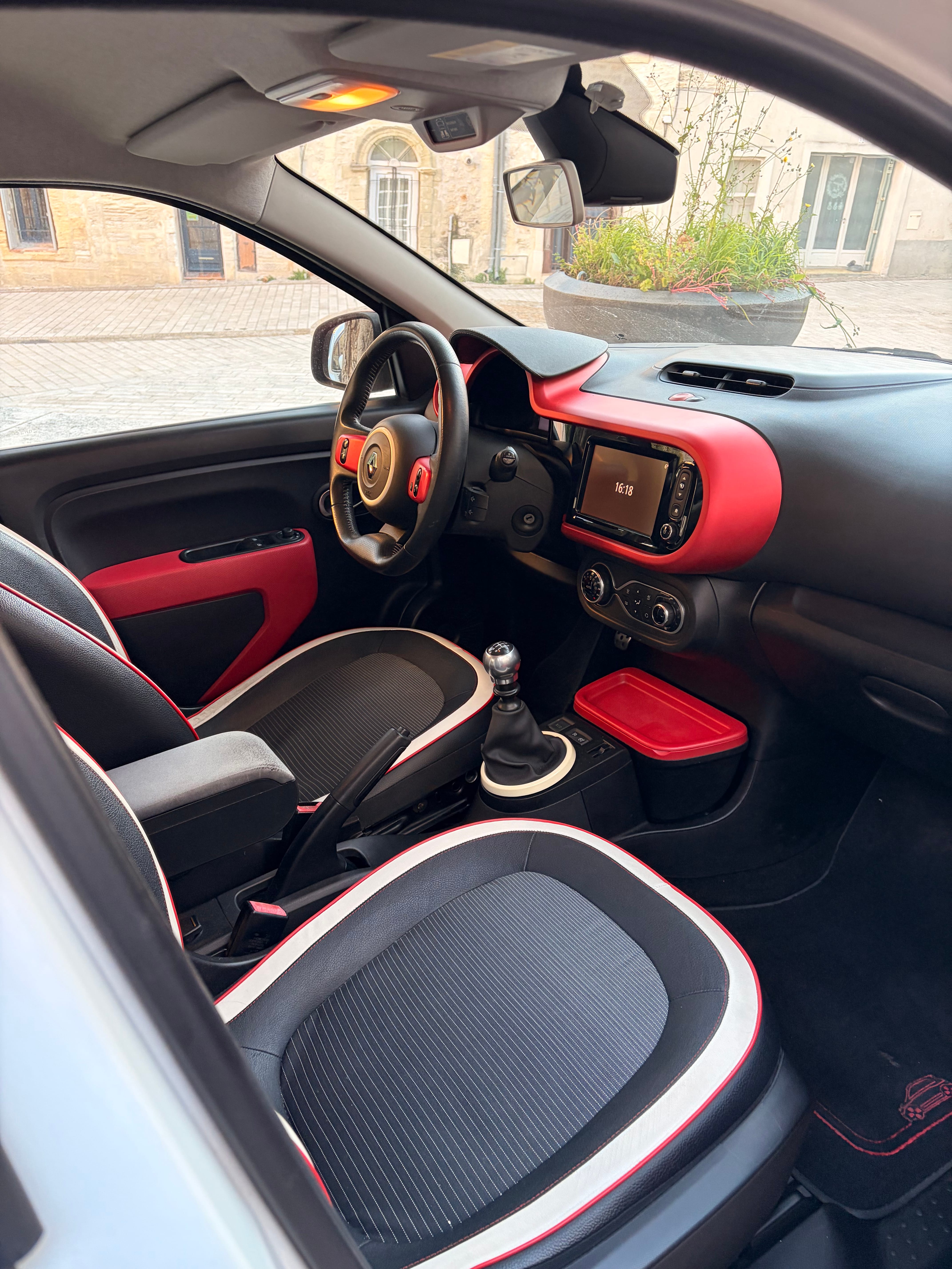 Renault Twingo III 90ch (full option) avec Climatisation