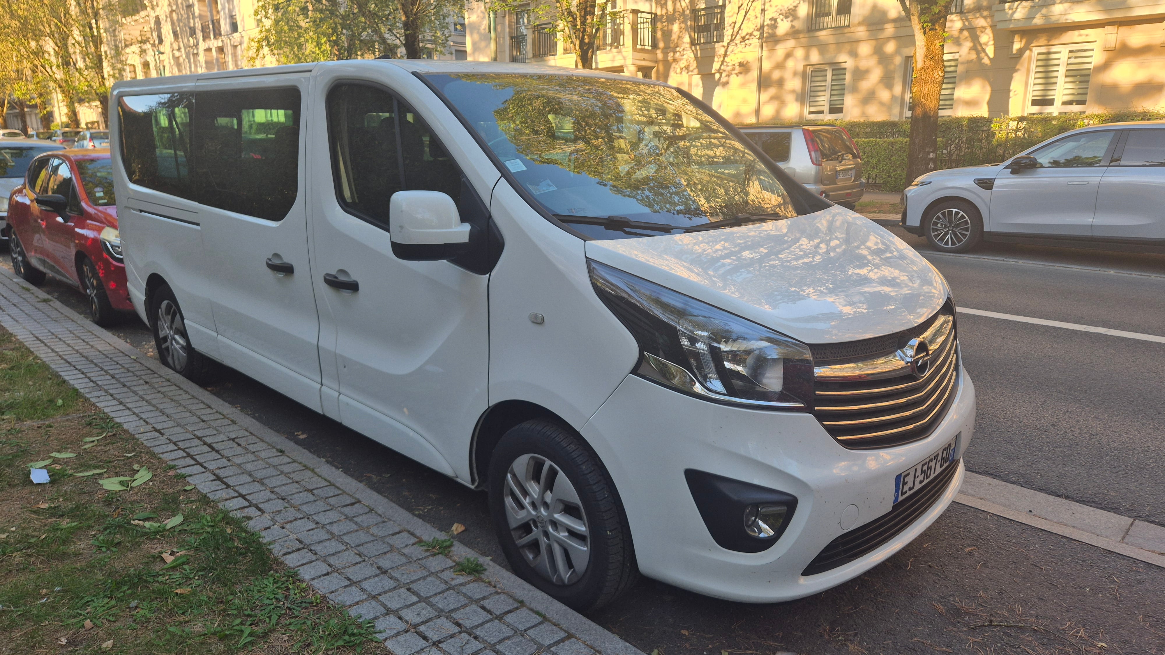 Opel Vivaro Combi avec Caméra de recul