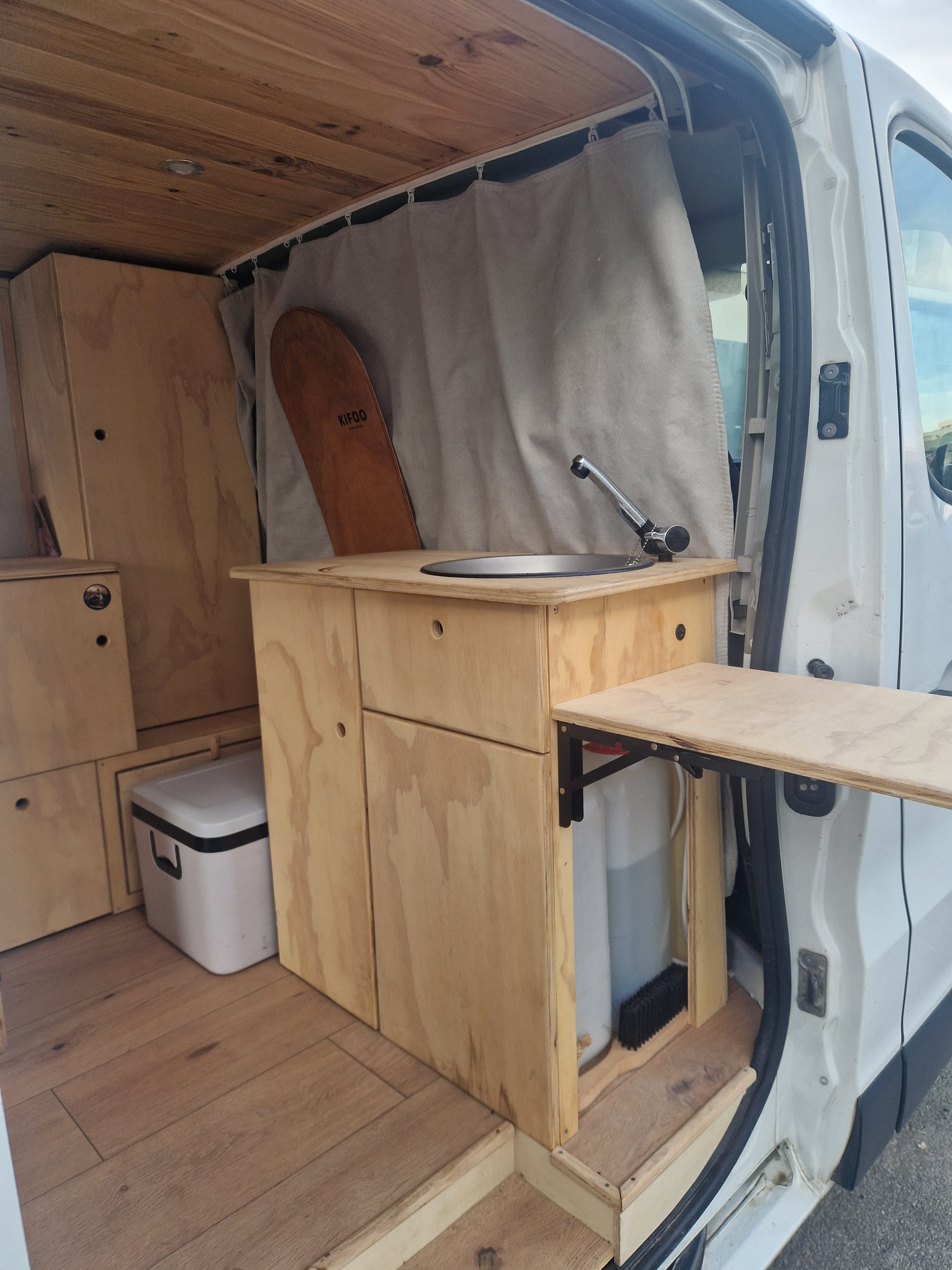 Opel Vivaro avec Entrée audio / iPod