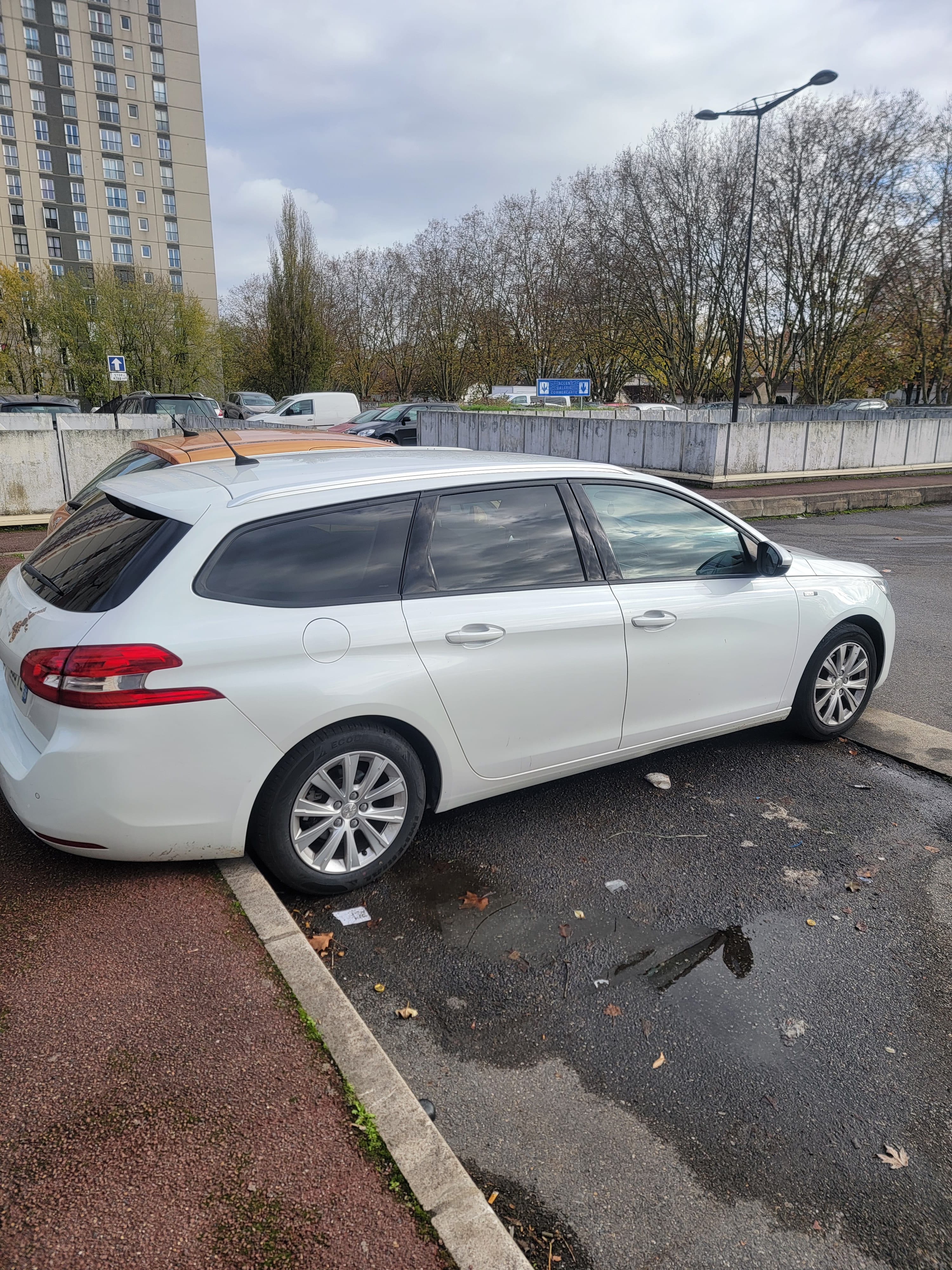 Peugeot 308 SW avec Climatisation