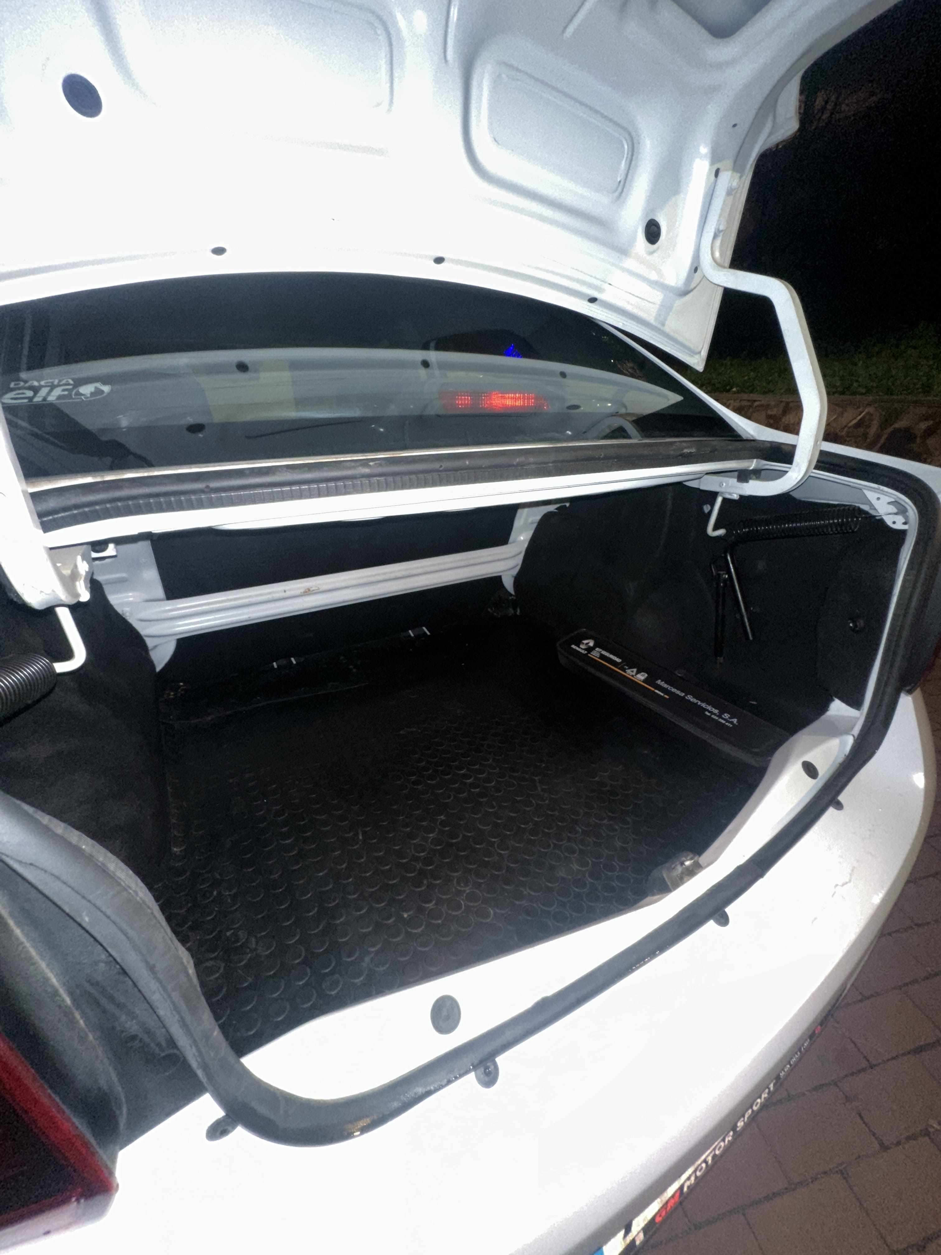 Dacia Logan mit Anhängerkupplung