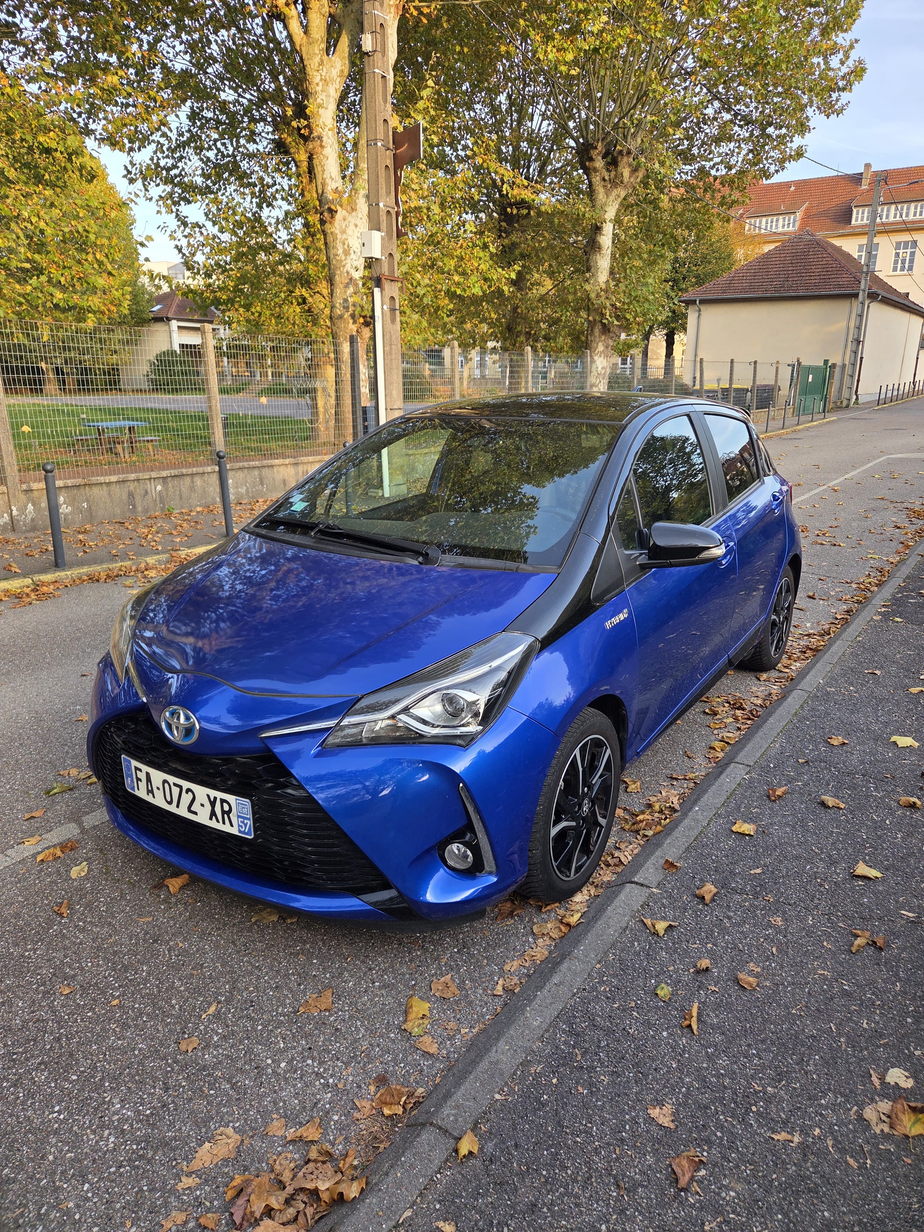 Toyota Yaris Hybride, 2018, Essence 98 / Électrique (hybride), automatique
