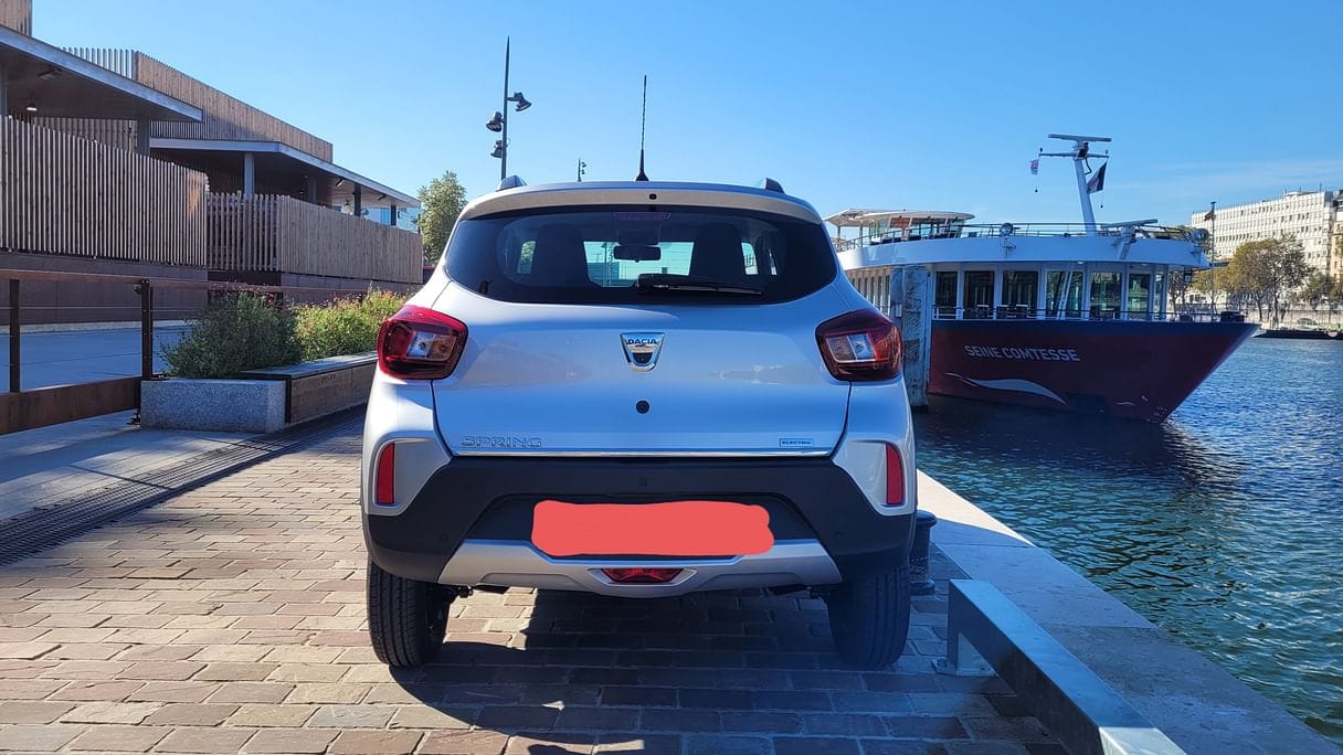 Dacia Spring (GD741) (Clim, Bluetooth, USB, GPS,...) avec Apple CarPlay
