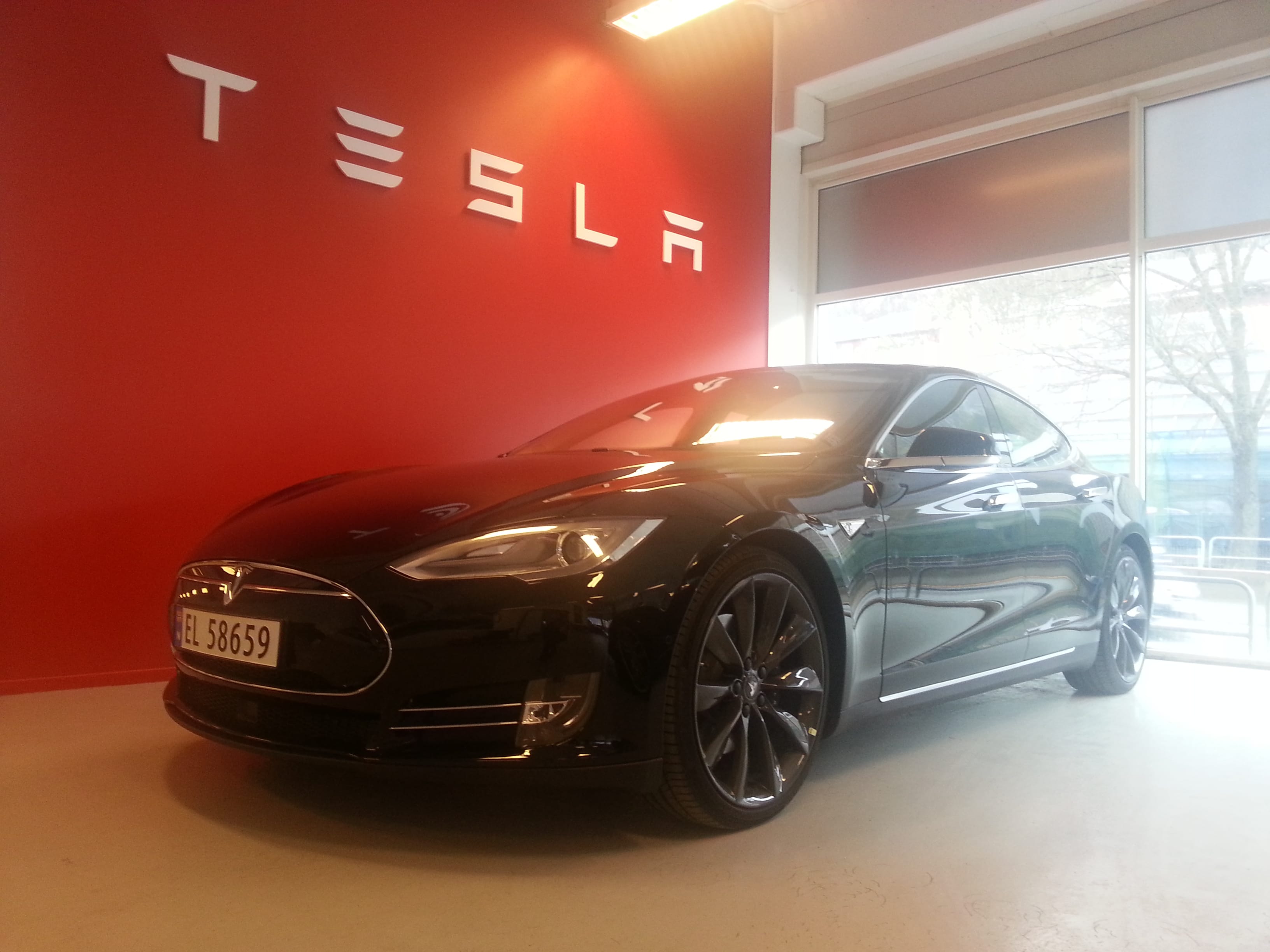Tesla Model S - FREE SUPERCHARGING, 2015, Elektrisk, automatisk