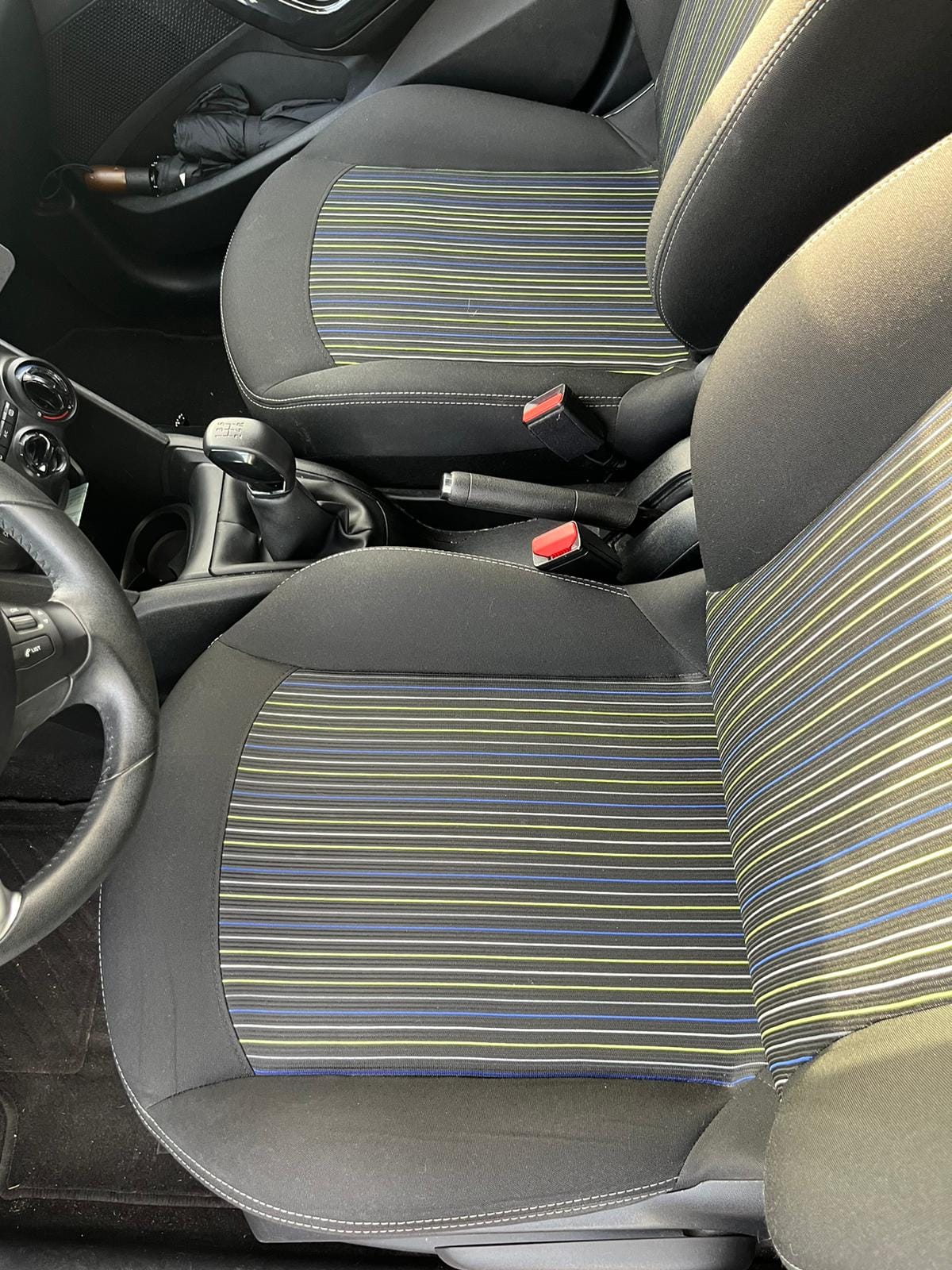 Peugeot 208 avec Entrée audio / iPod
