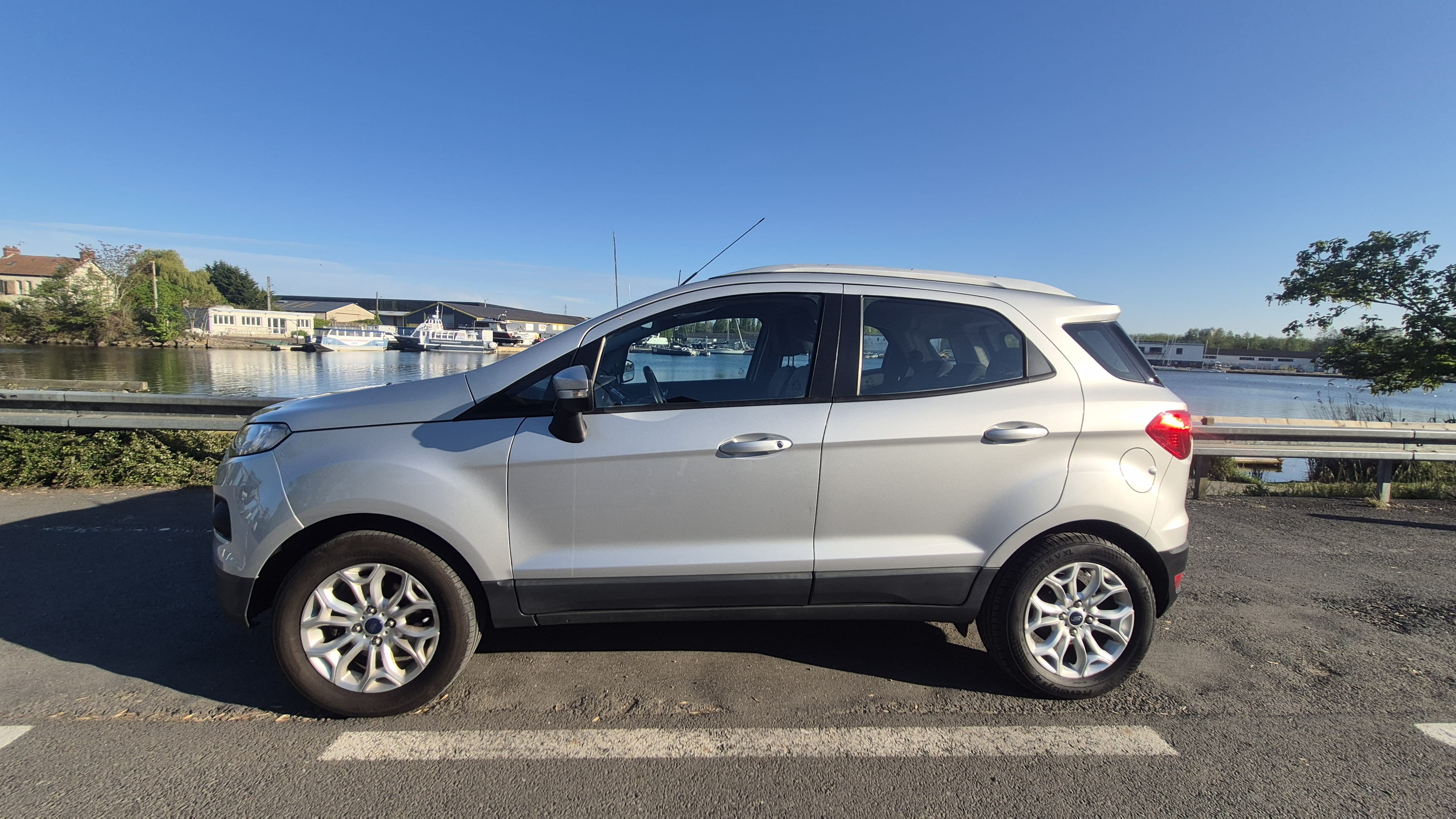 Ford EcoSport avec Climatisation