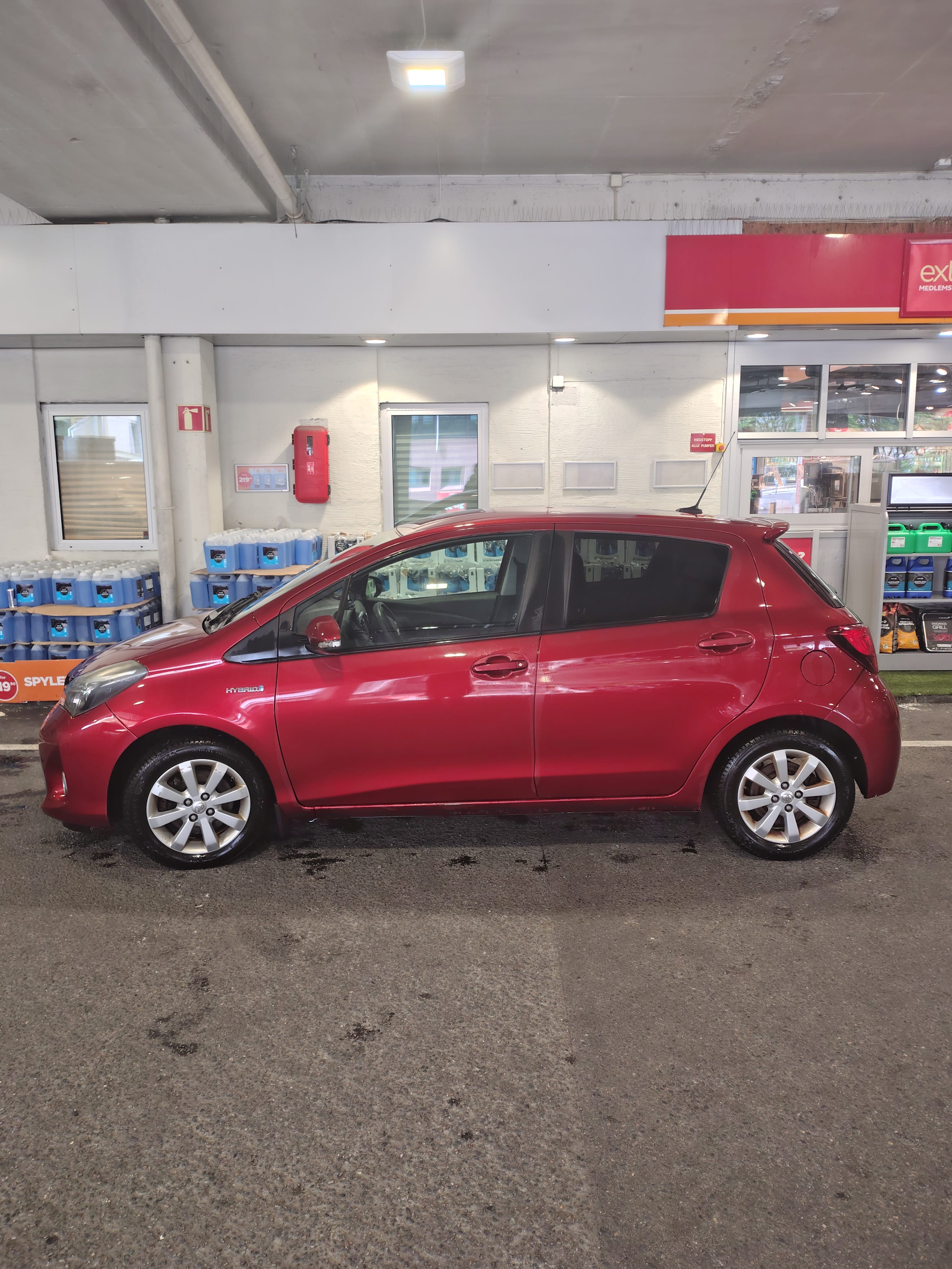 Toyota Yaris Hybrid med Aircondition