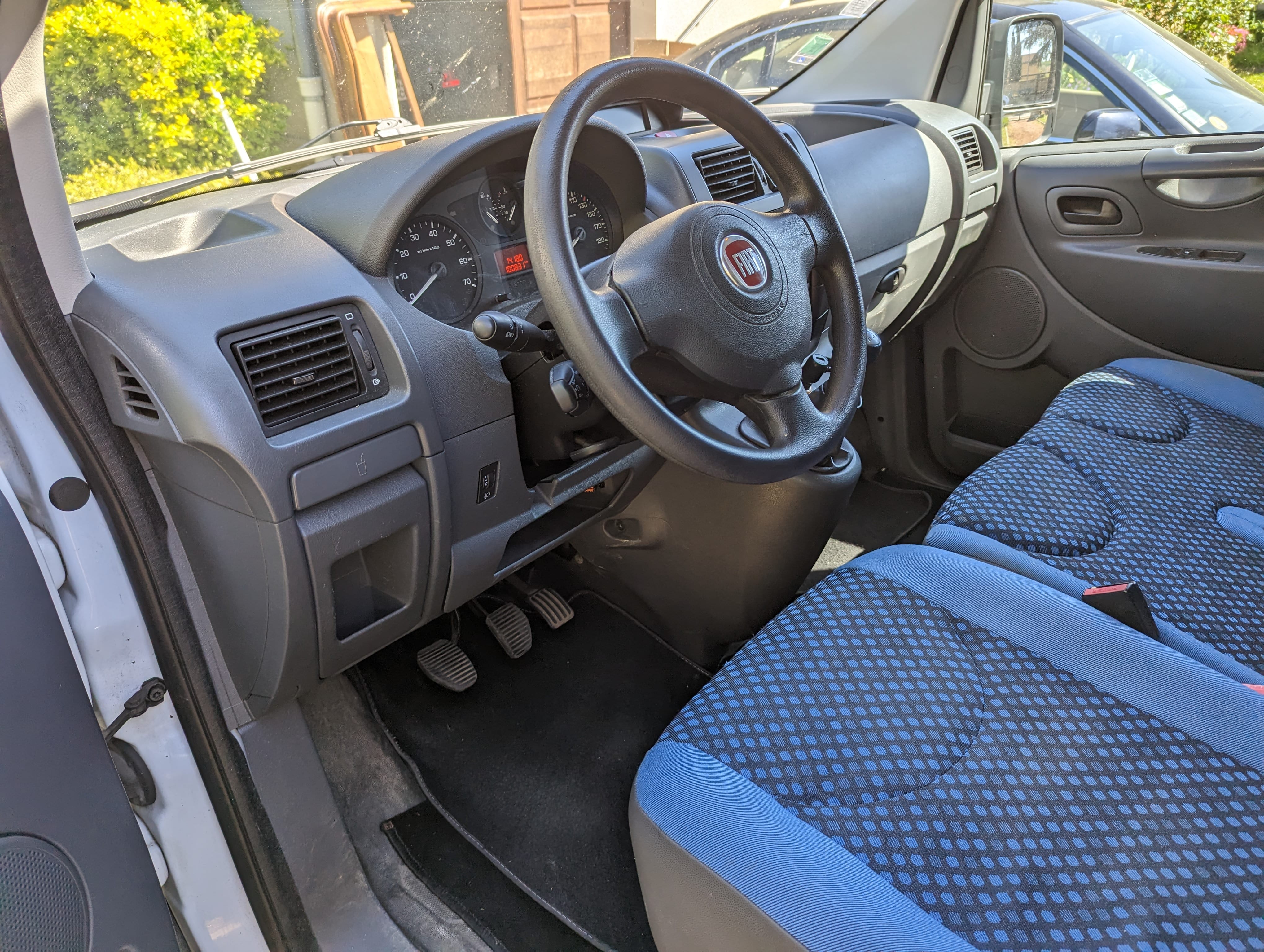 Fiat Scudo Pack Confort Clim - 2.2mx1.6mx1.4m utile - déménagement - garage - déchetterie ready avec Chaines