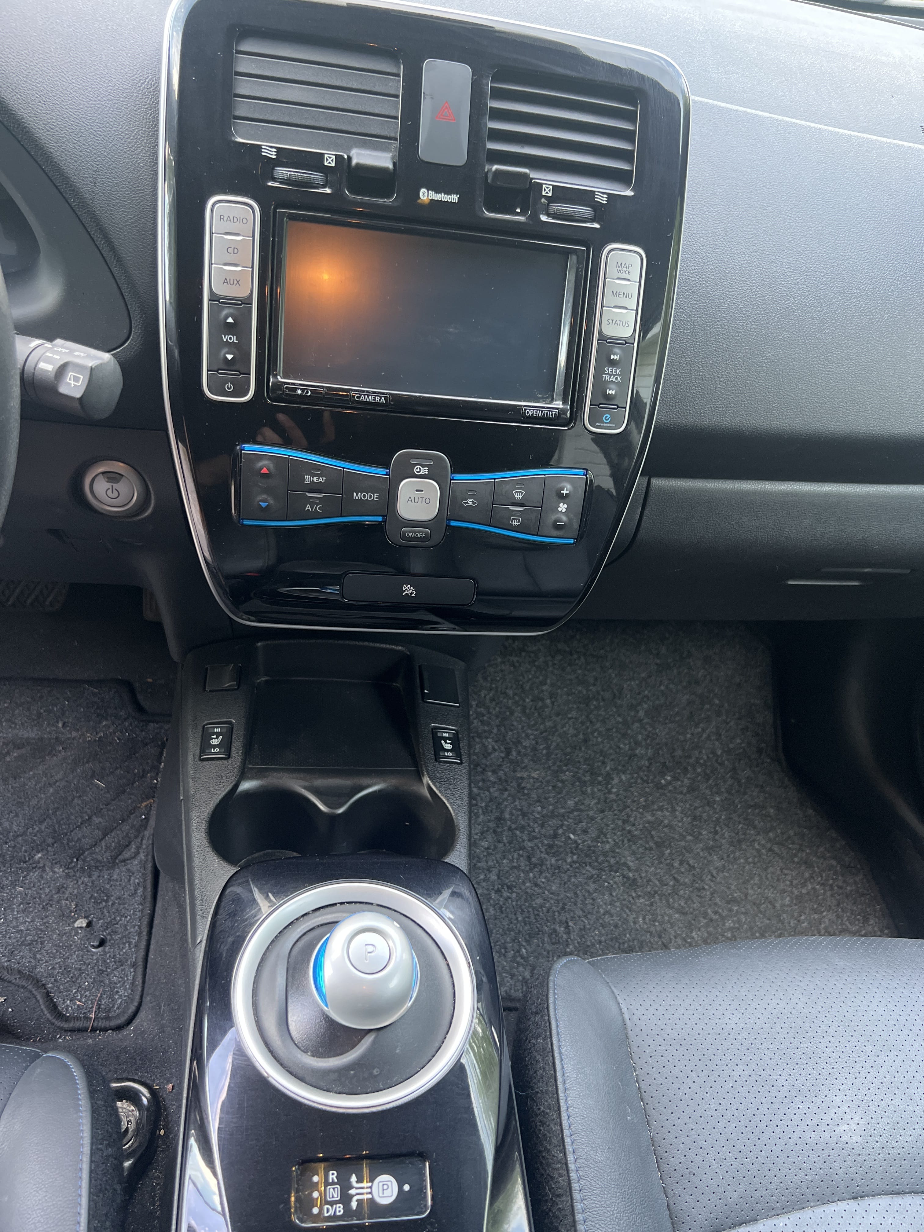 Nissan Leaf med Lydinngang
