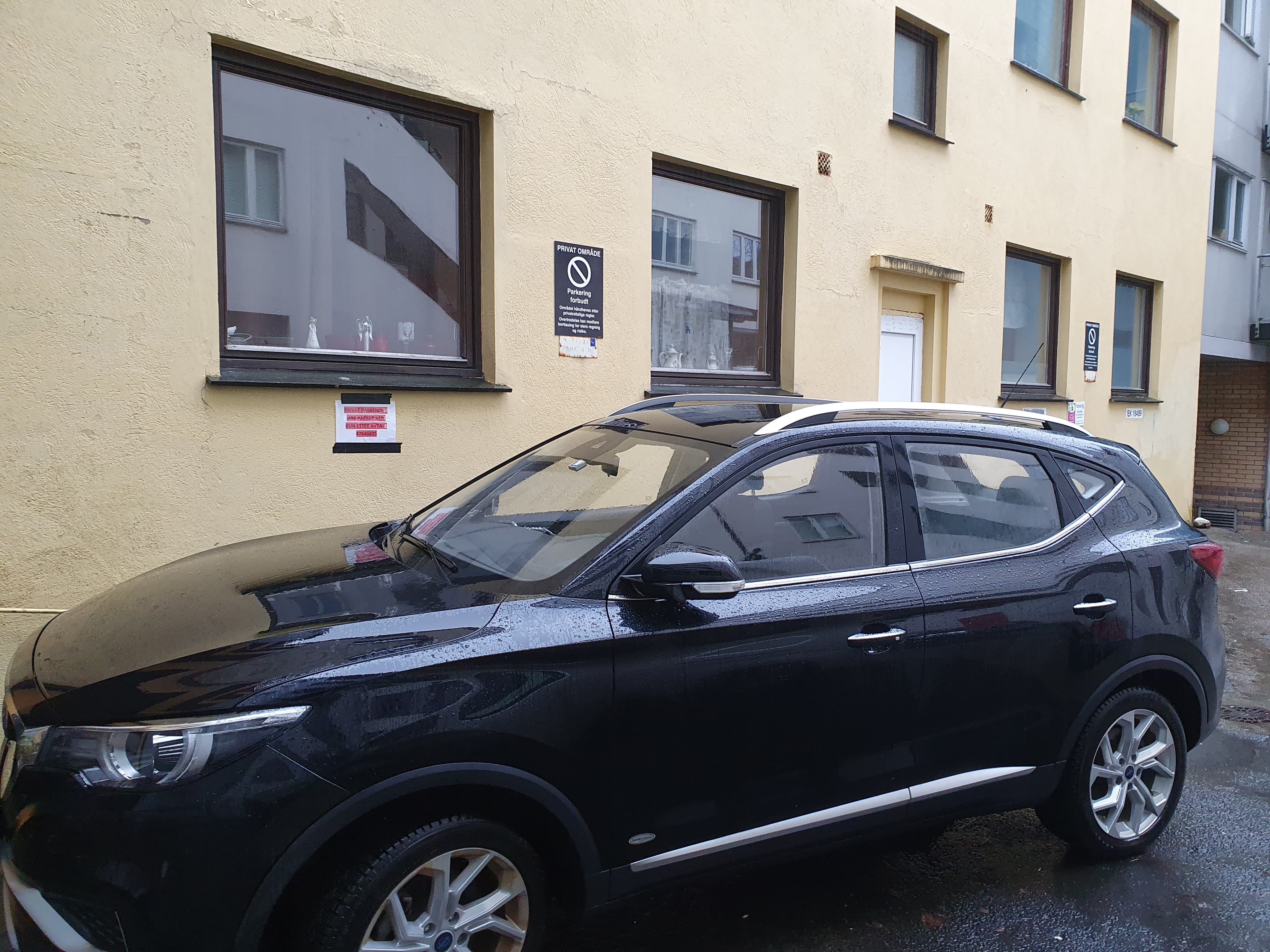 MG ZS EV med Ryggekamera