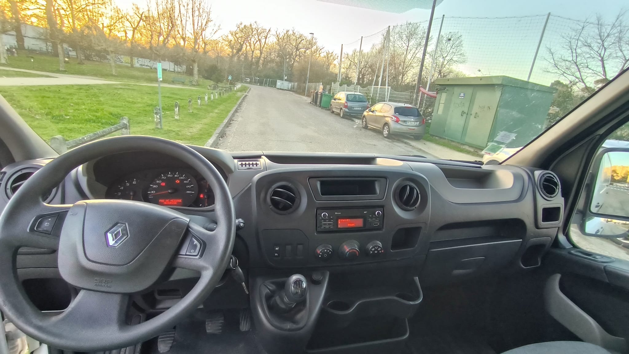 Renault Master EE37