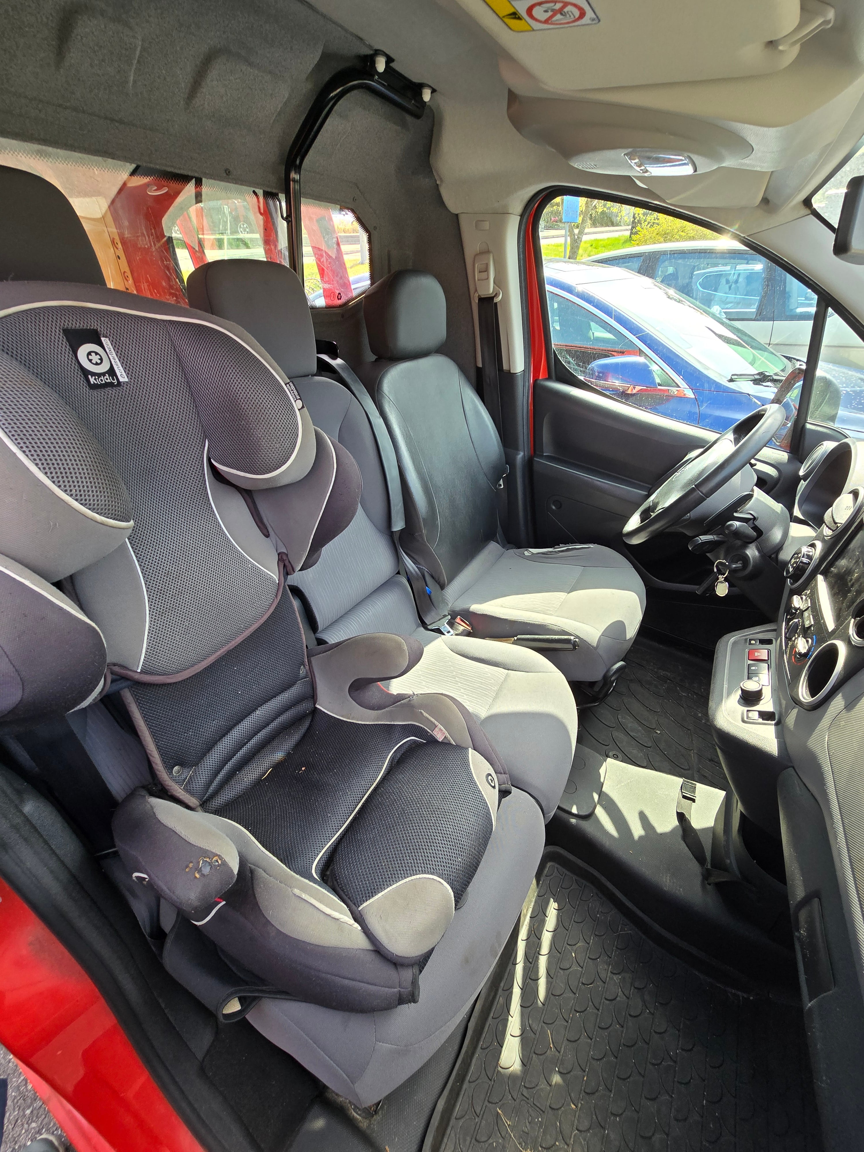 Peugeot Partner Varebil 1,6 hdi. L2, lang utgave, Automat, Hengerfeste, dobbel skyvedør, splittet bakluke with Bluetooth audio