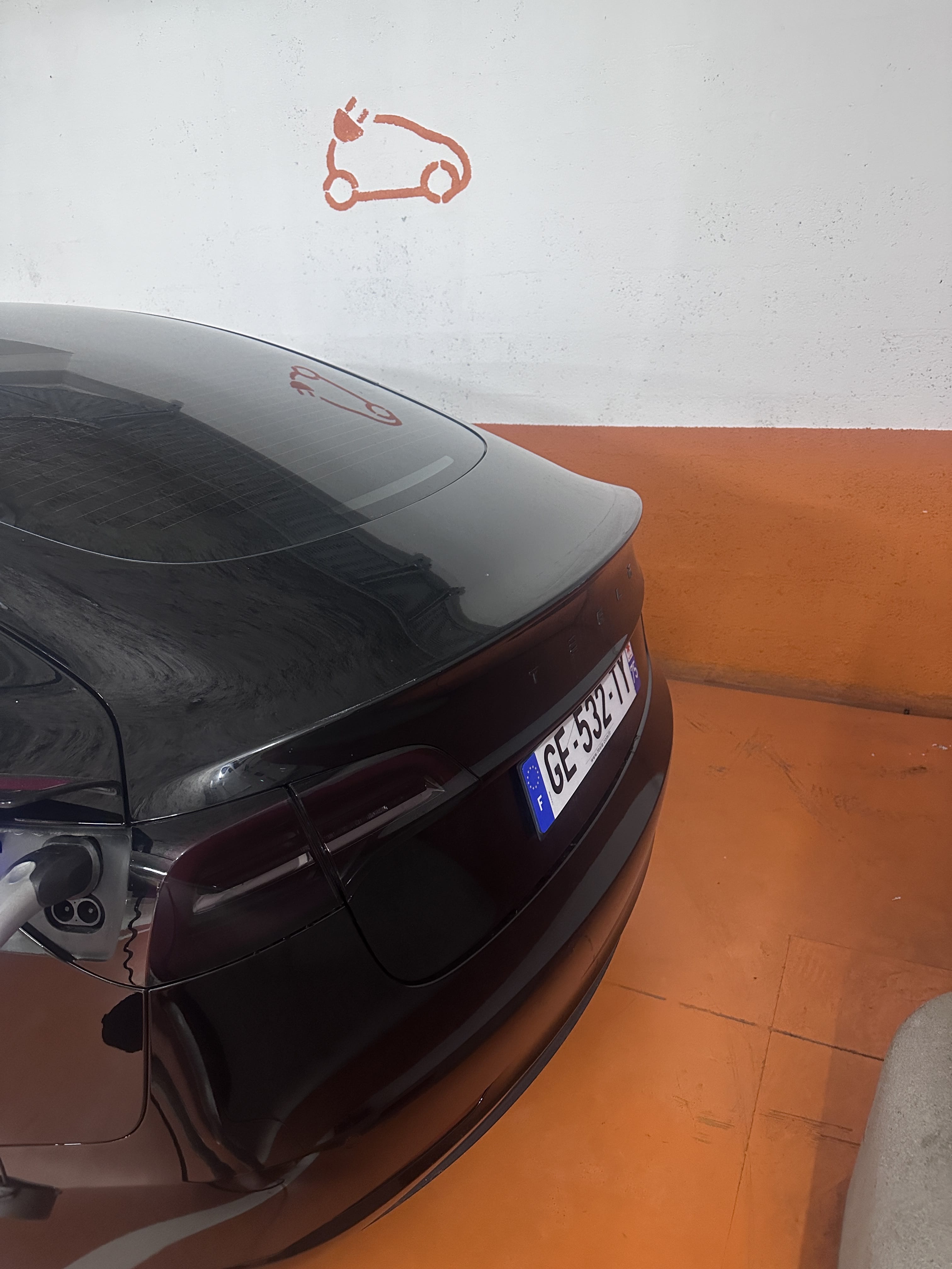 Tesla Model 3 avec Siège bébé