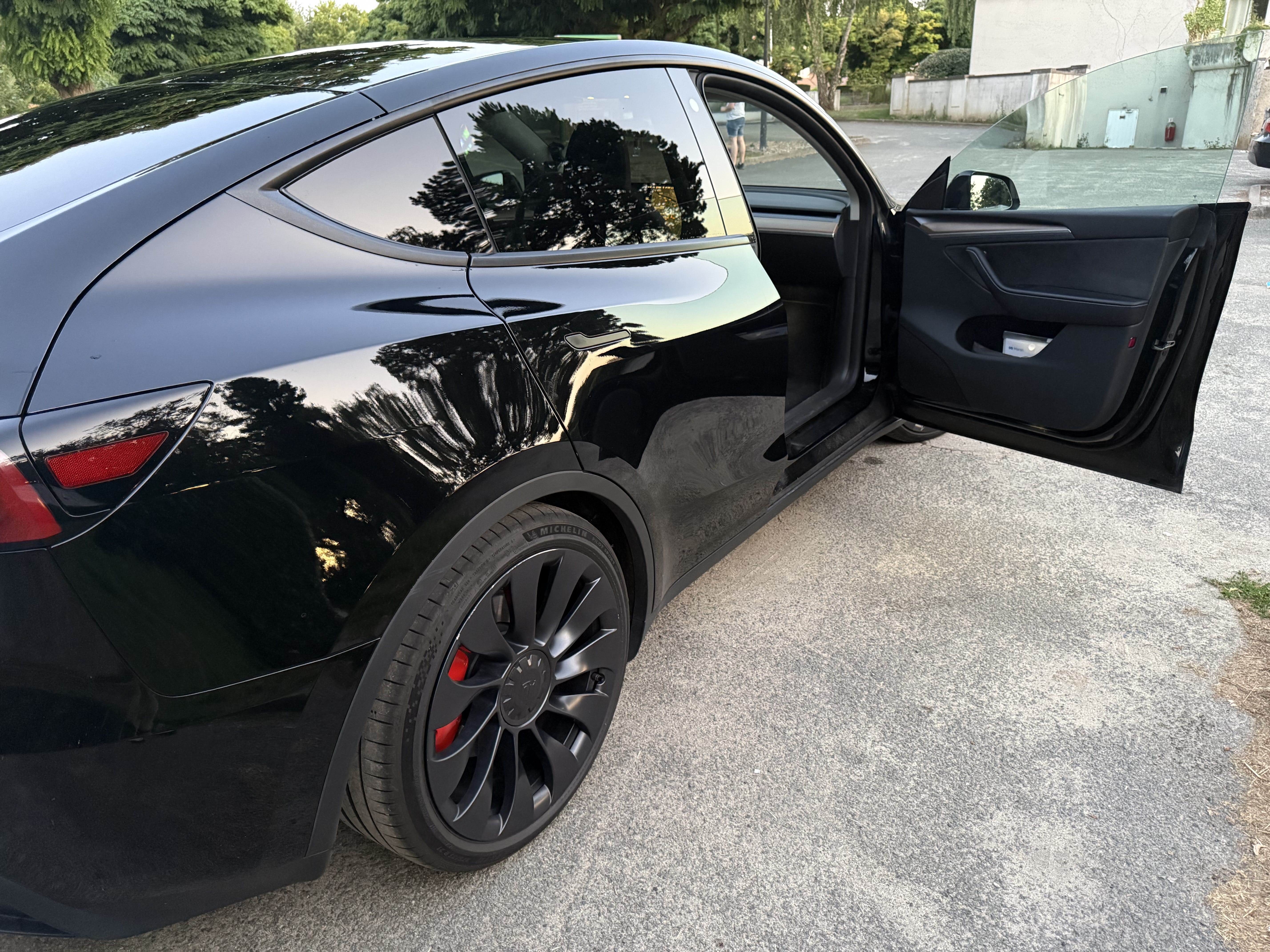 Tesla Model Y Performance avec GPS