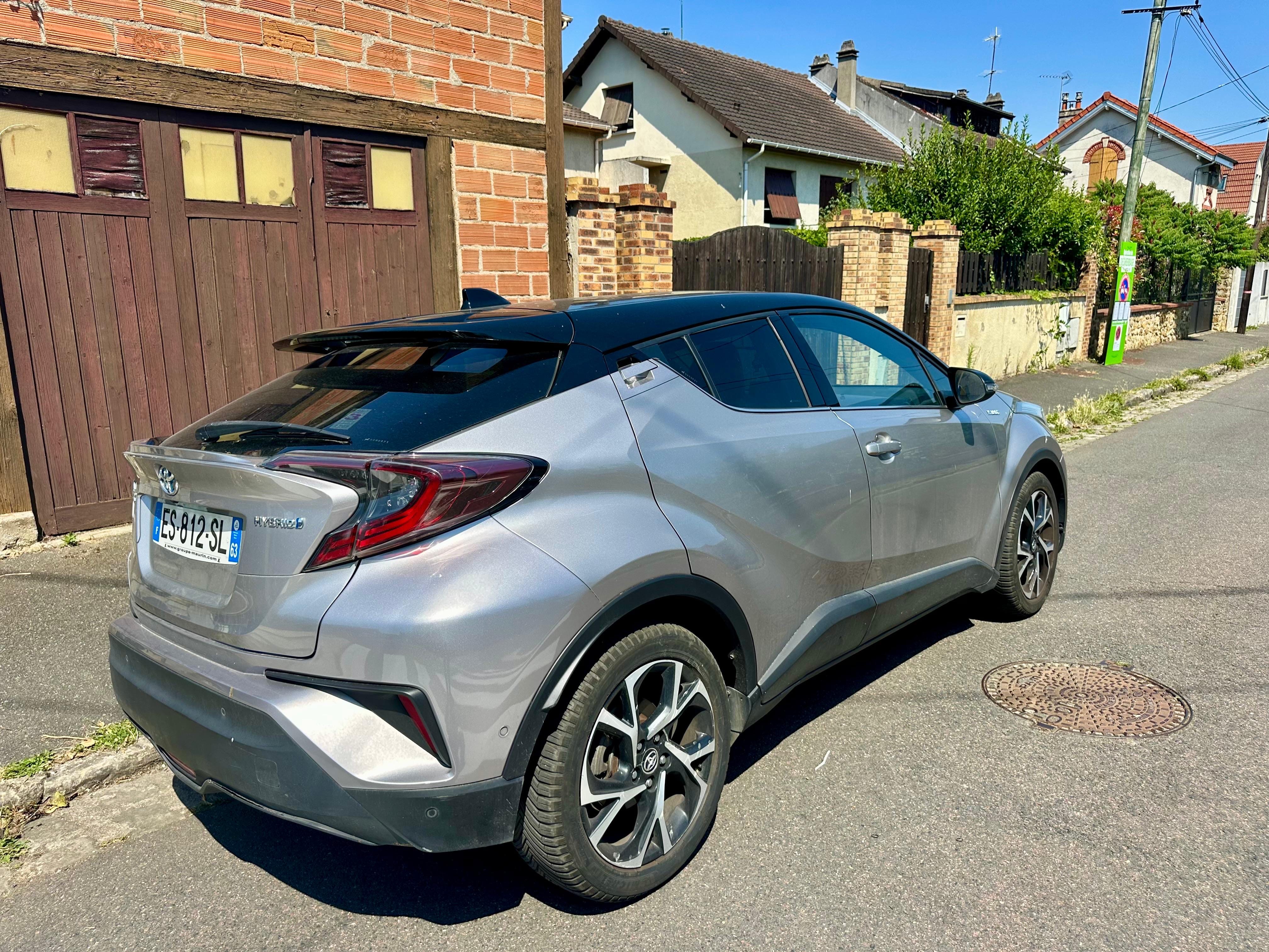 Toyota C-HR hybride, 2017, Essence 95 / Électrique (hybride), automatique