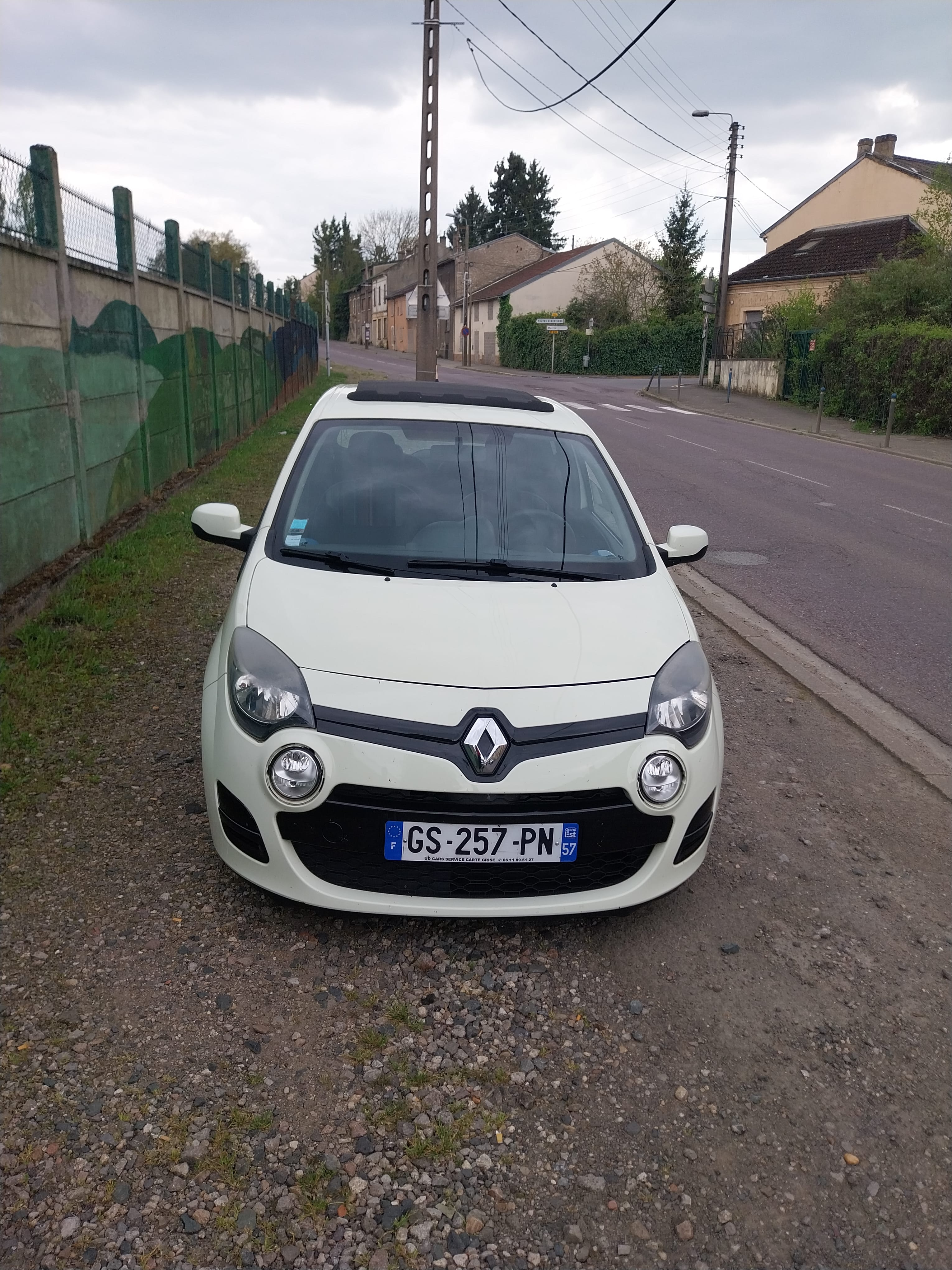 Renault Twingo II avec Entrée audio / iPod