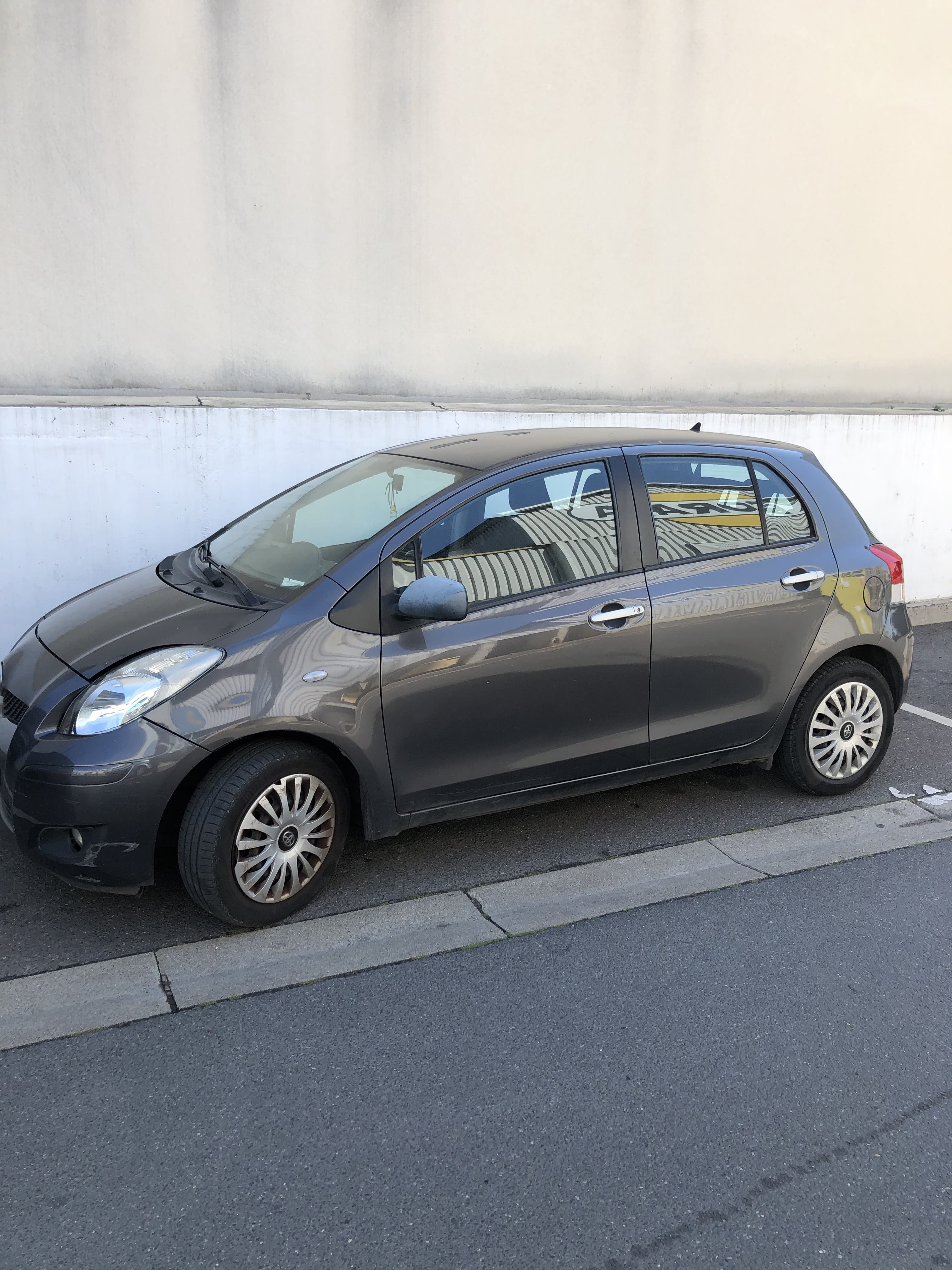 Location Toyota Yaris 2010 à Argenteuil (6 Rue Henri Dunant) - Getaround