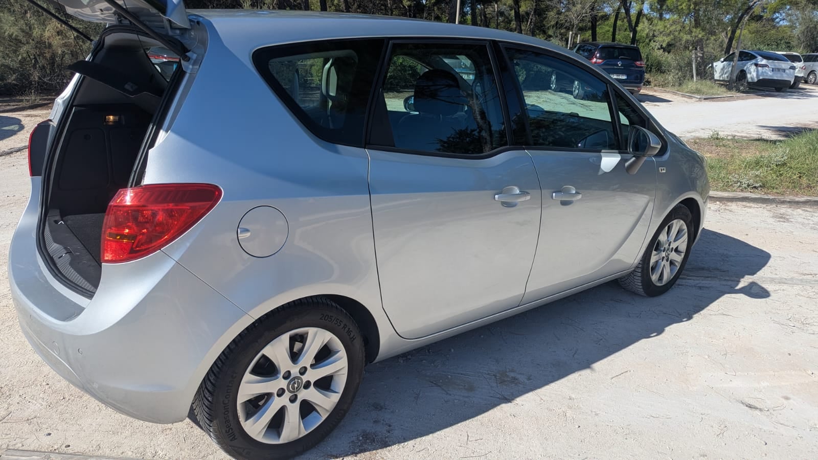 Opel Meriva 1.4 turbo 120 ch essence.